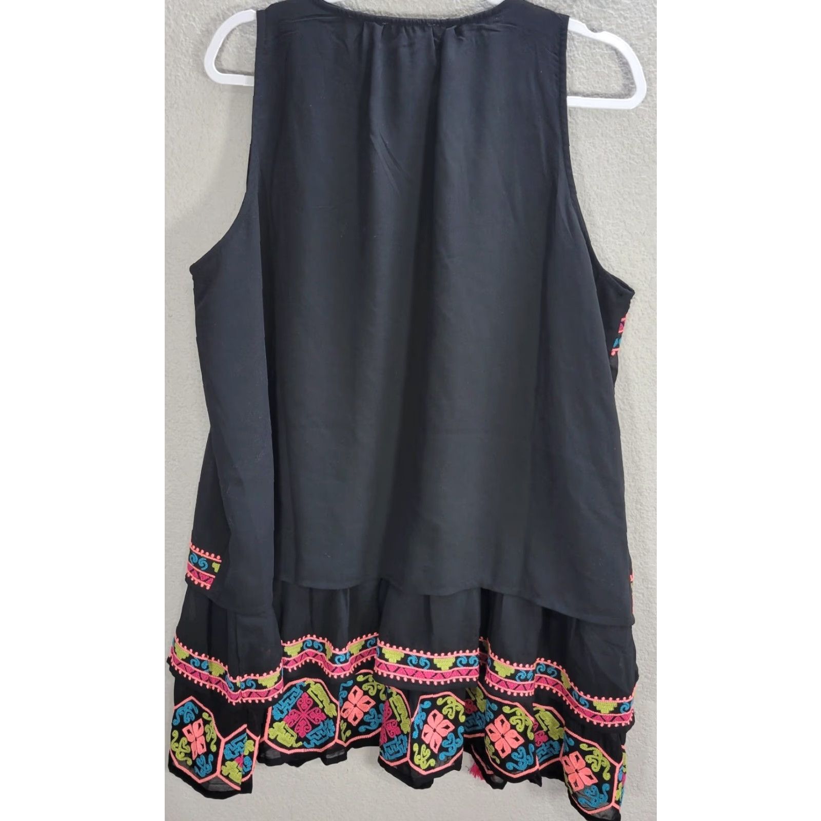 Vintage Gianni Bini Black Embroidered Layered Shift Dress Sleeveless L NWT Boho Polyester Dress Women's Shift Embroidered Gianni Bini Black Sleeveless NWT Size L / US 10 / IT 46 - 7 Thumbnail