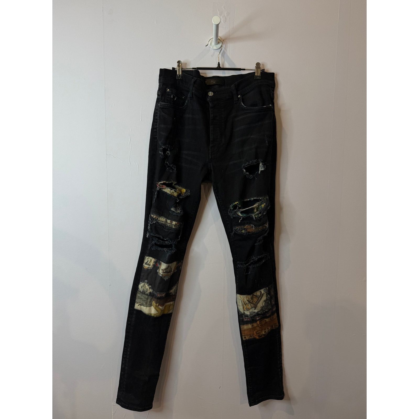 Amiri Amiri Teal Chain Patchwork Black Jeans (Ripped Knee) Used 34 Size US 34 / EU 50 - 1 Thumbnail