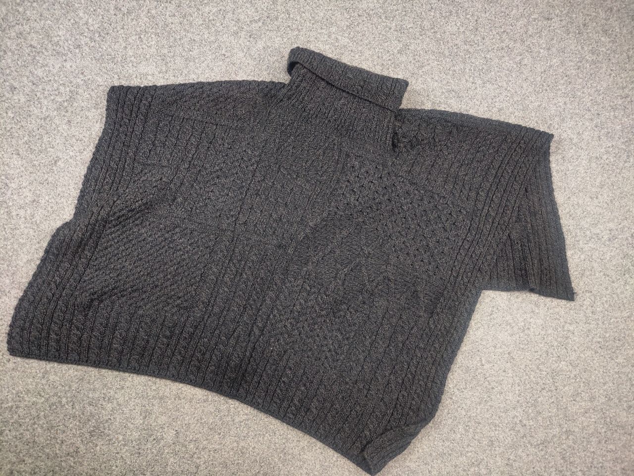 Carraig Donn Carraig Donn Ireland Merino Wool Knit turtleneck poncho Size ONE SIZE - 11 Thumbnail