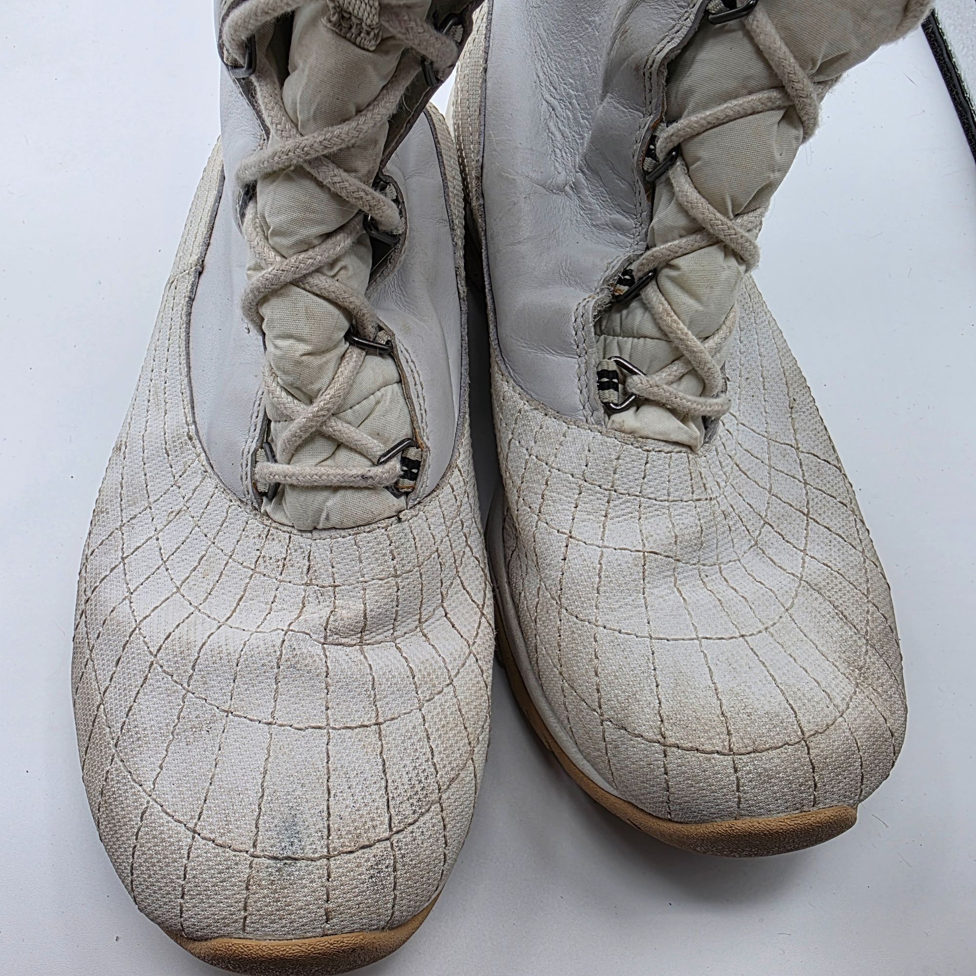 Other Ahnu Monte Vista Womens Size 11 White Snow Boots Vibram Wate Size US 11 / IT 41 - 10 Thumbnail
