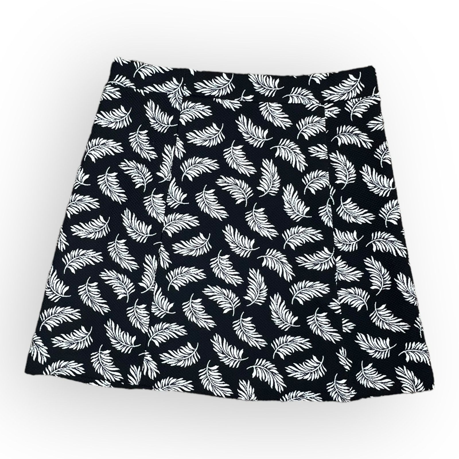 H&M H&M Feather Print Stretch Skirt - Black with White Feather Size 26" / US 2 / IT 38 - 7 Thumbnail