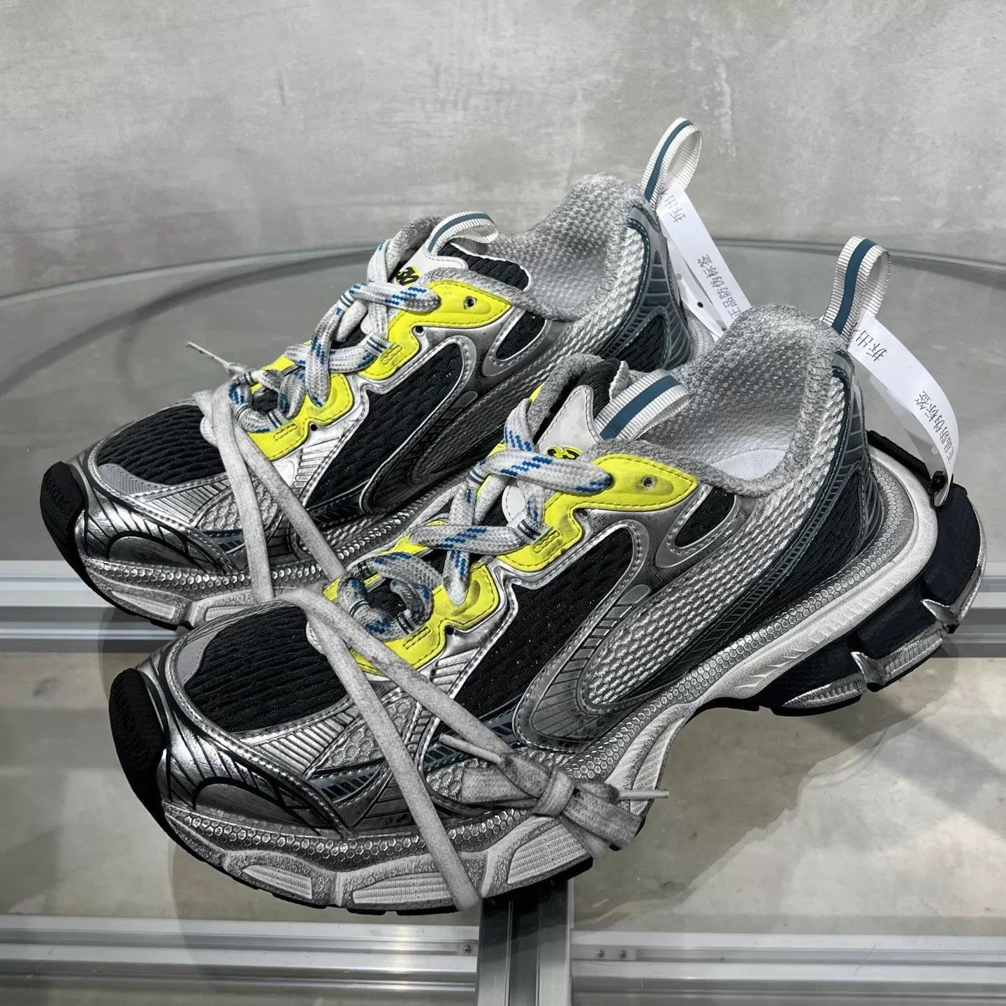 Balenciaga Balenciaga BLCG distressed silver gray dad shoe 42 Size US 9 / EU 42 - 2 Thumbnail