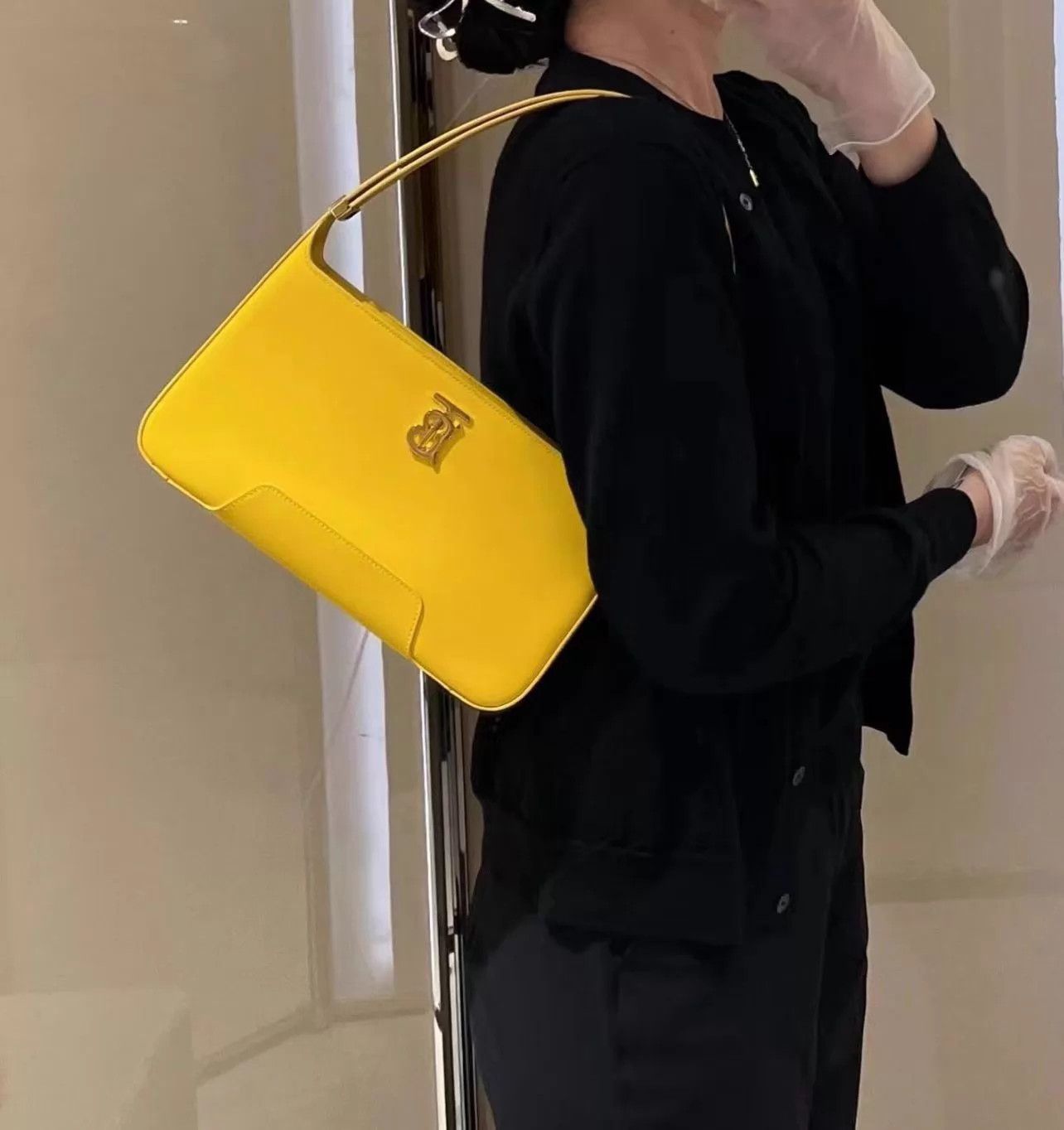 Burberry Burberry TB Yellow Armpit Bag Near New AH305 Size ONE SIZE - 2 Thumbnail