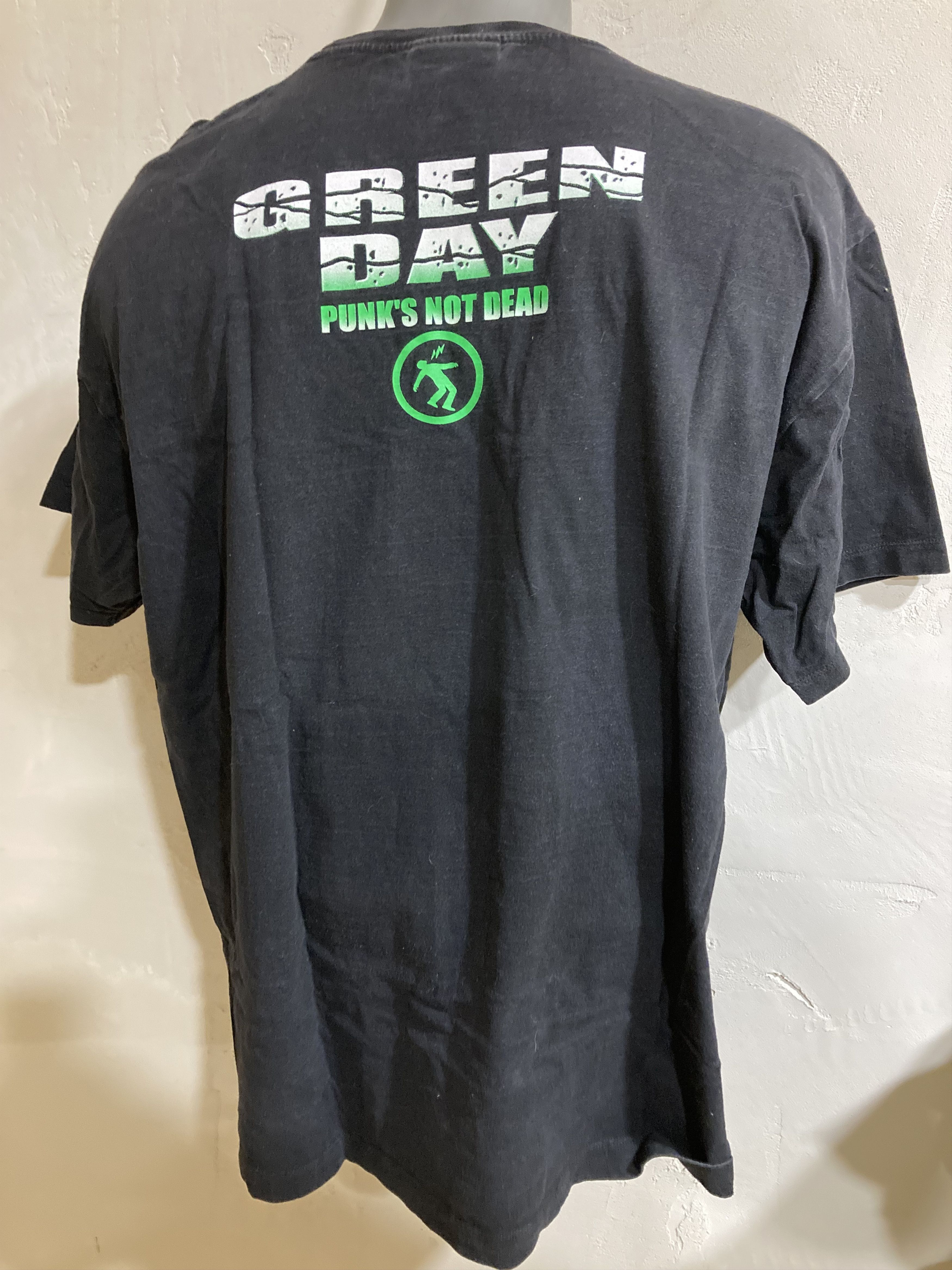 Band Tees Rock Chang Green Day Vintage Punk's Not Dead T-shirt Size US XL / EU 56 / 4 - 2 Thumbnail