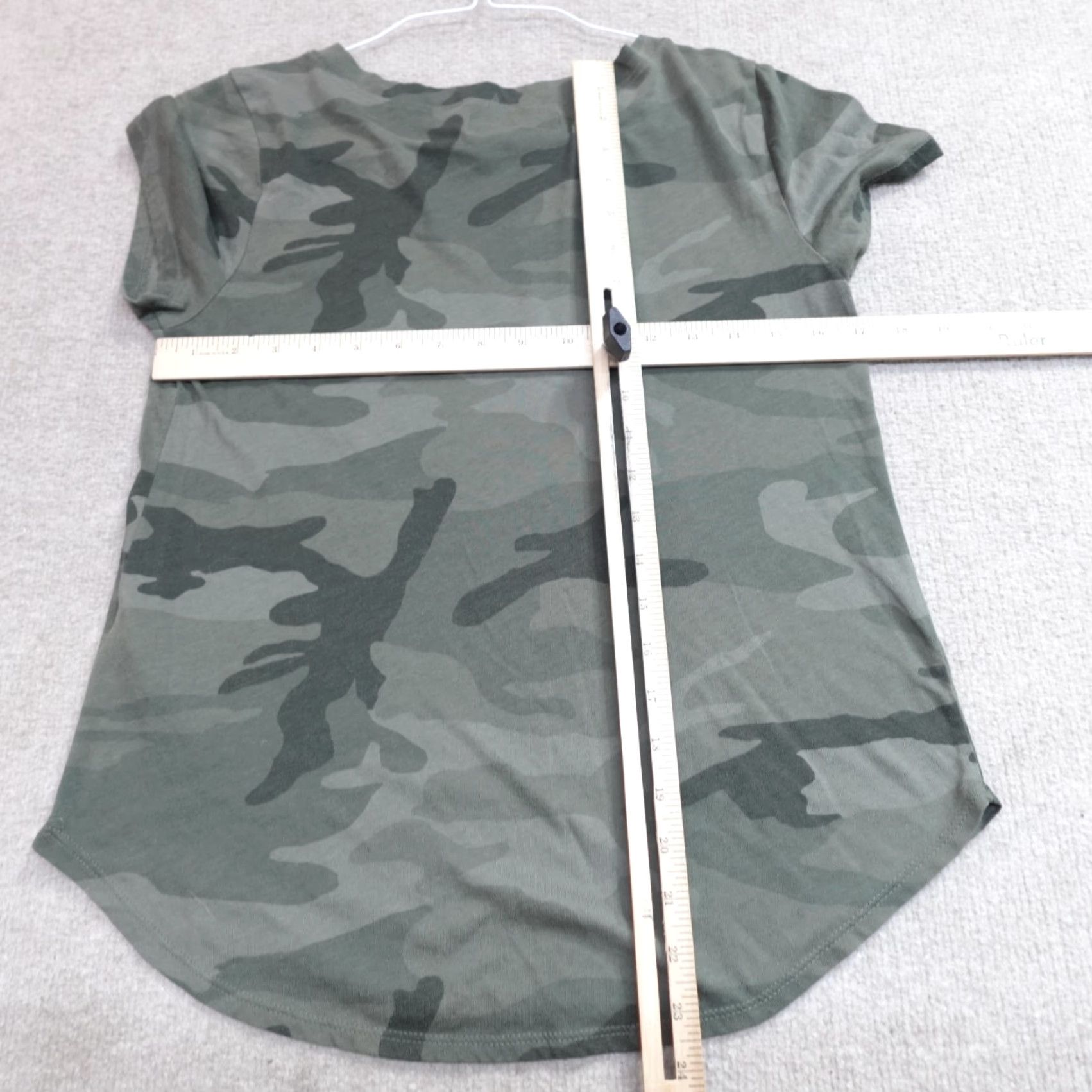 Abercrombie & Fitch VINTAGE Abercrombie & Fitch Womens T-Shirt Camouflage Embroidered Moose Green M Size M / US 6-8 / IT 42-44 - 3 Thumbnail