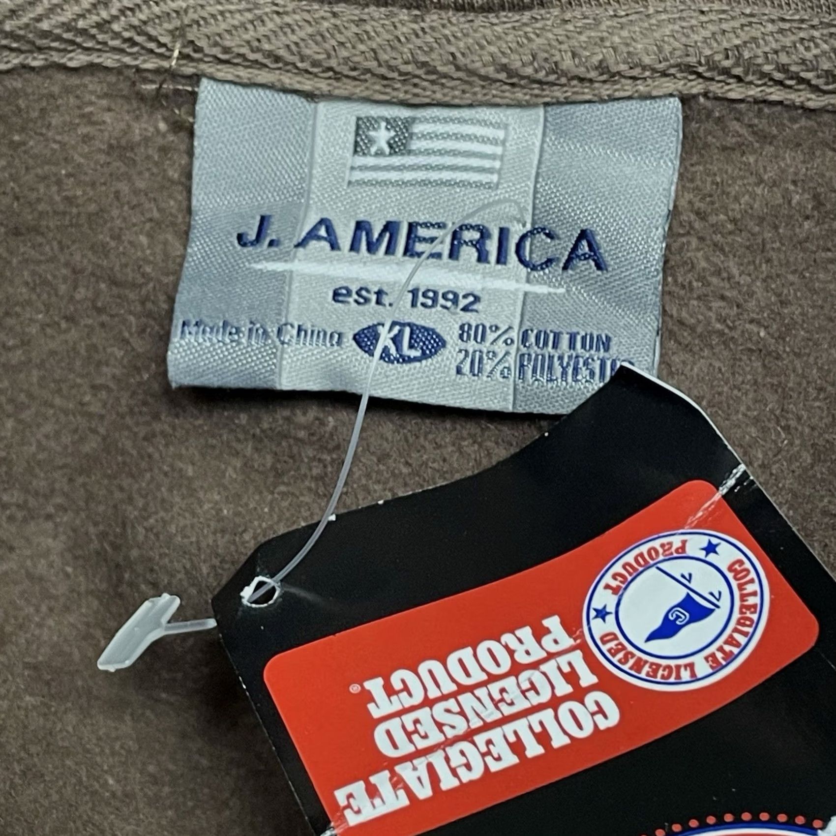 CHOCOOLATE J. America Hawkeyes Patchwork Pullover Hoodie XL Men/Women Chocolate Brown Embroidered Logo Kangaroo Pocket Size XL / US 12-14 / IT 48-50 - 4 Thumbnail