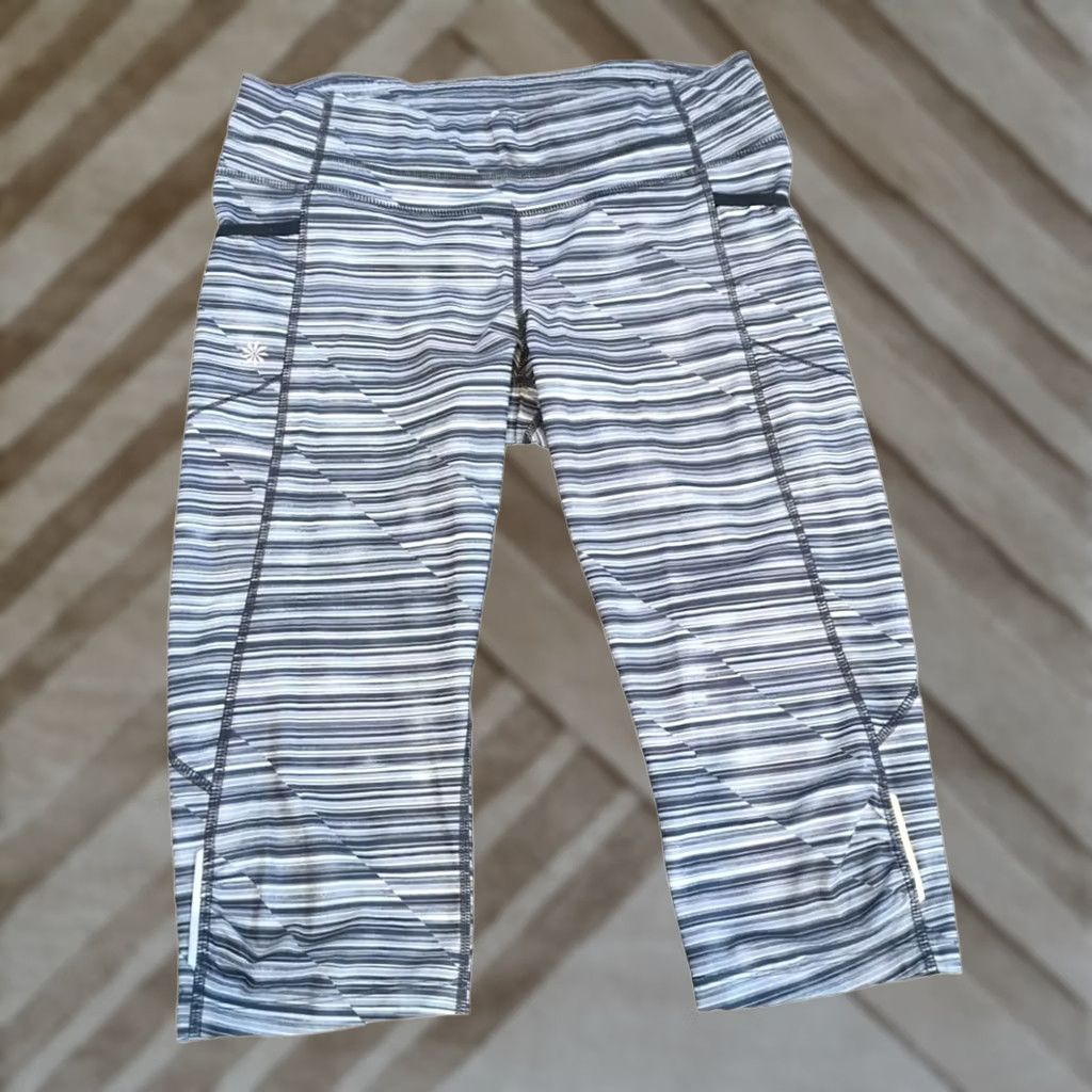 Athleta Athleta Leggings Womens Medium Gray Striped Cropped Pocket Athletic Activewear M Gray Women Leggings with Pockets Size 32" / US 10 / IT 46 - 1 Thumbnail