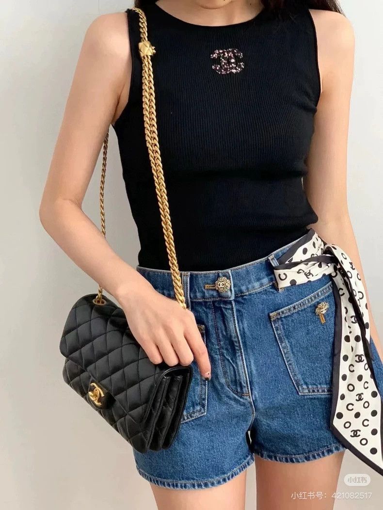 Chanel Chanel 22k black logo cashmere vest Size XXS / US 00 / IT 34 - 5 Thumbnail