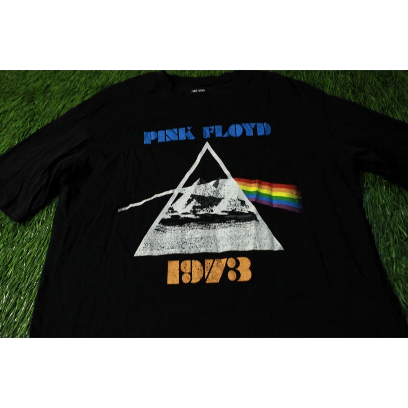 Vintage PINK FLOYD THE DARK SIDE OF THE MOON Shirt M Men Black 70 cm 52 cm 2024 Official Product Basic Tee Rock Band Print 2024s Girls Boys Mens Size US M / EU 48-50 / 2 - 2 Thumbnail