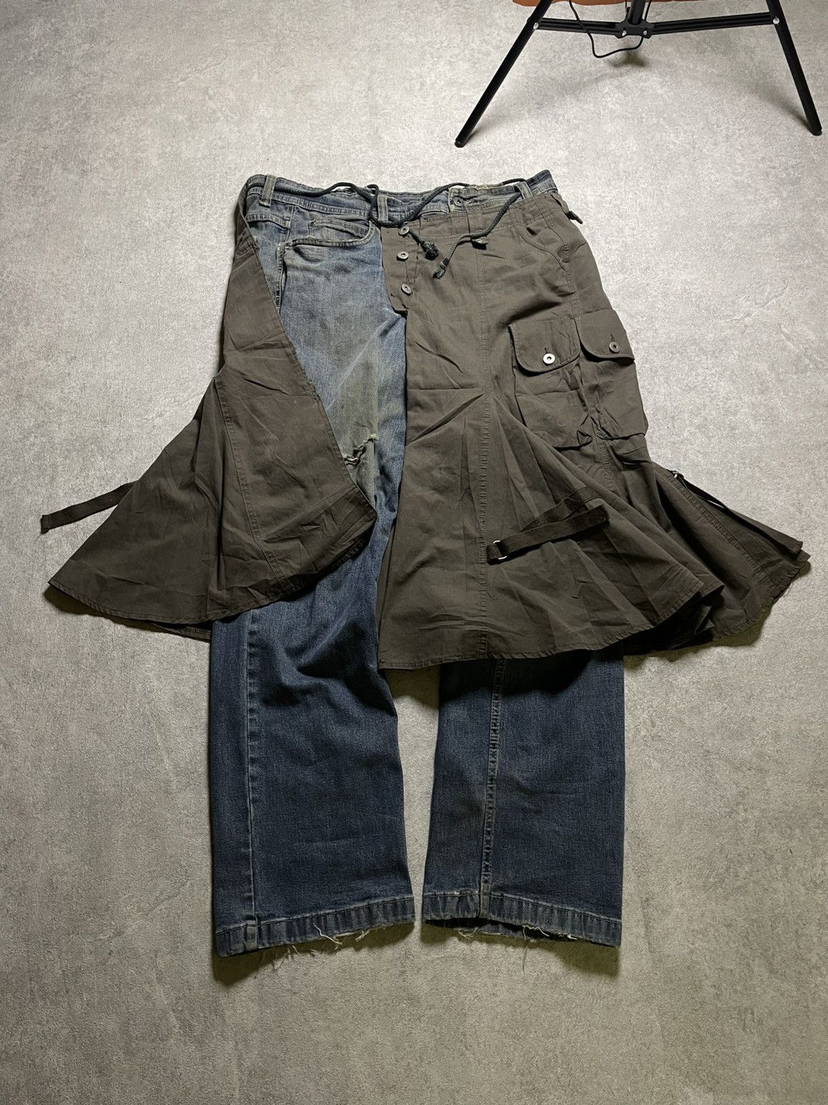 14th Addiction 2000s Skull 14th Addiction Flared Jeans Mud Wash Distressed Size US 34 / EU 50 - 5 Thumbnail