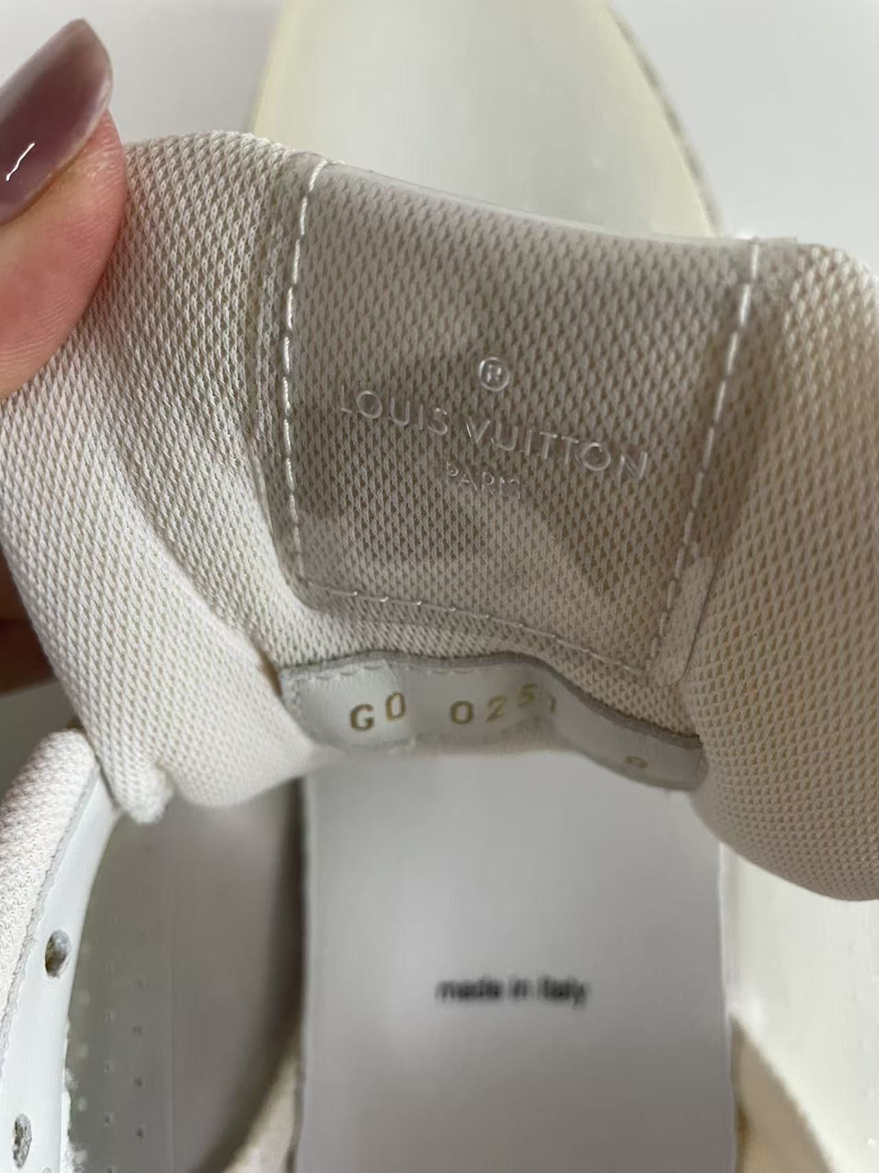 Louis Vuitton Louis Vuitton Trainer White Transparent Size US 8 / EU 41 - 12 Thumbnail