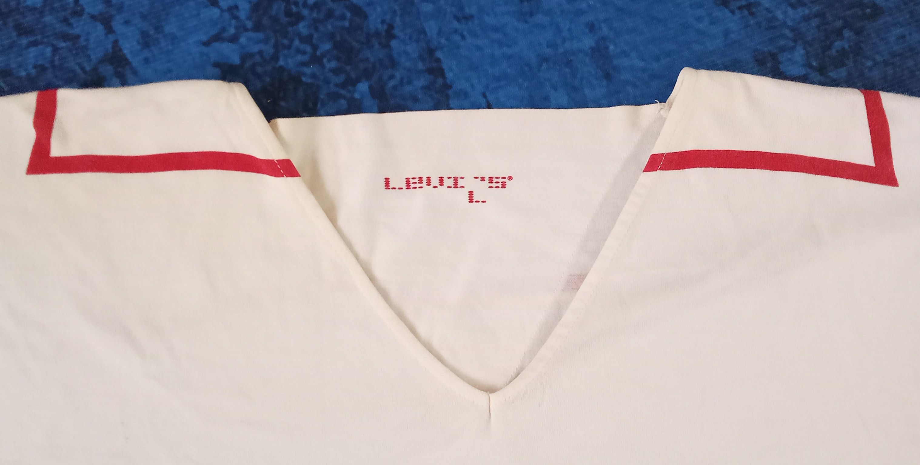 Levi's Levi's Extremely Rare Design T Shirt Size US L / EU 52-54 / 3 - 3 Thumbnail