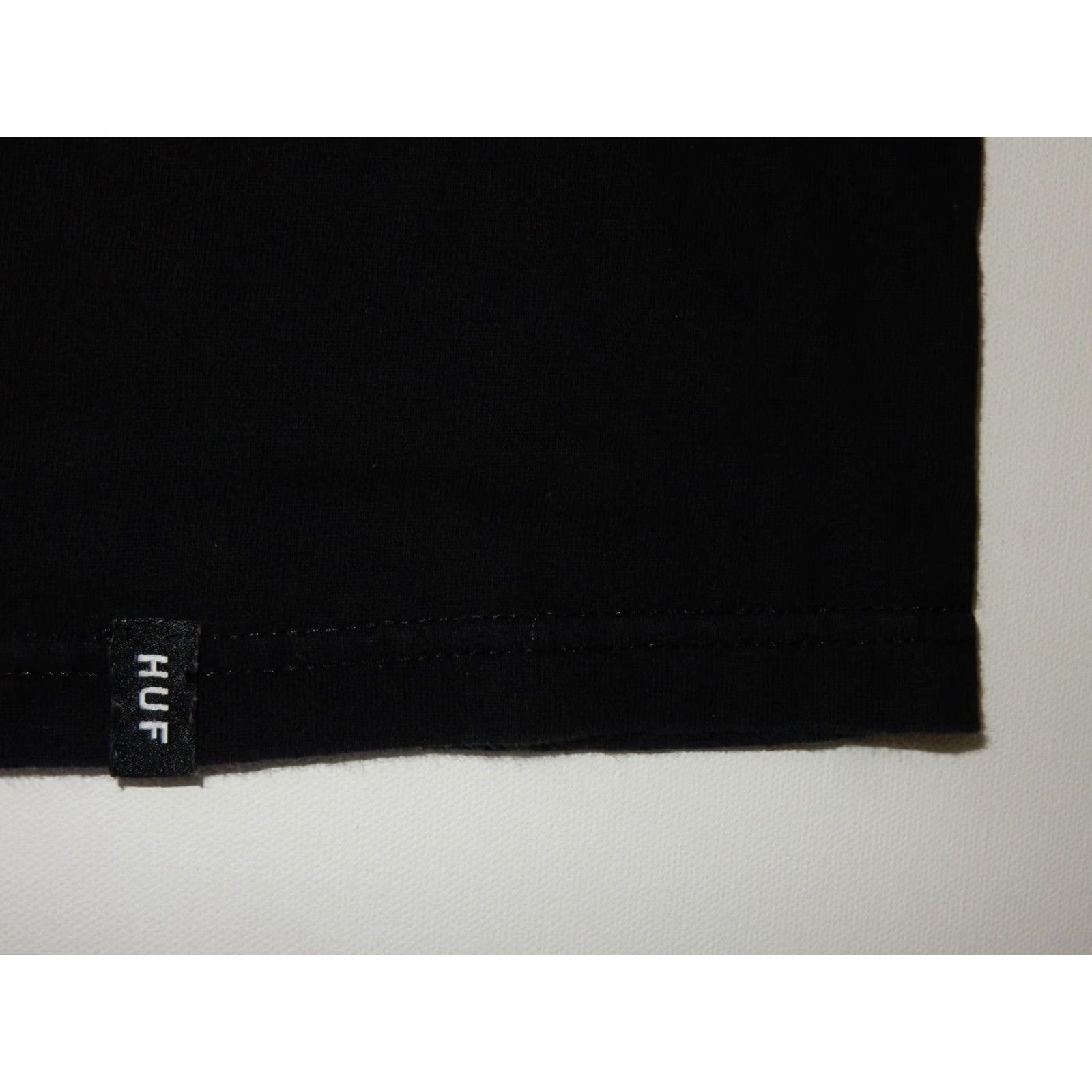 Huf VINTAGE HUF Men's T-Shirt Long Sleeve Size S Black Flags Worldwide Streetwear Size US S / EU 44-46 / 1 - 2 Thumbnail