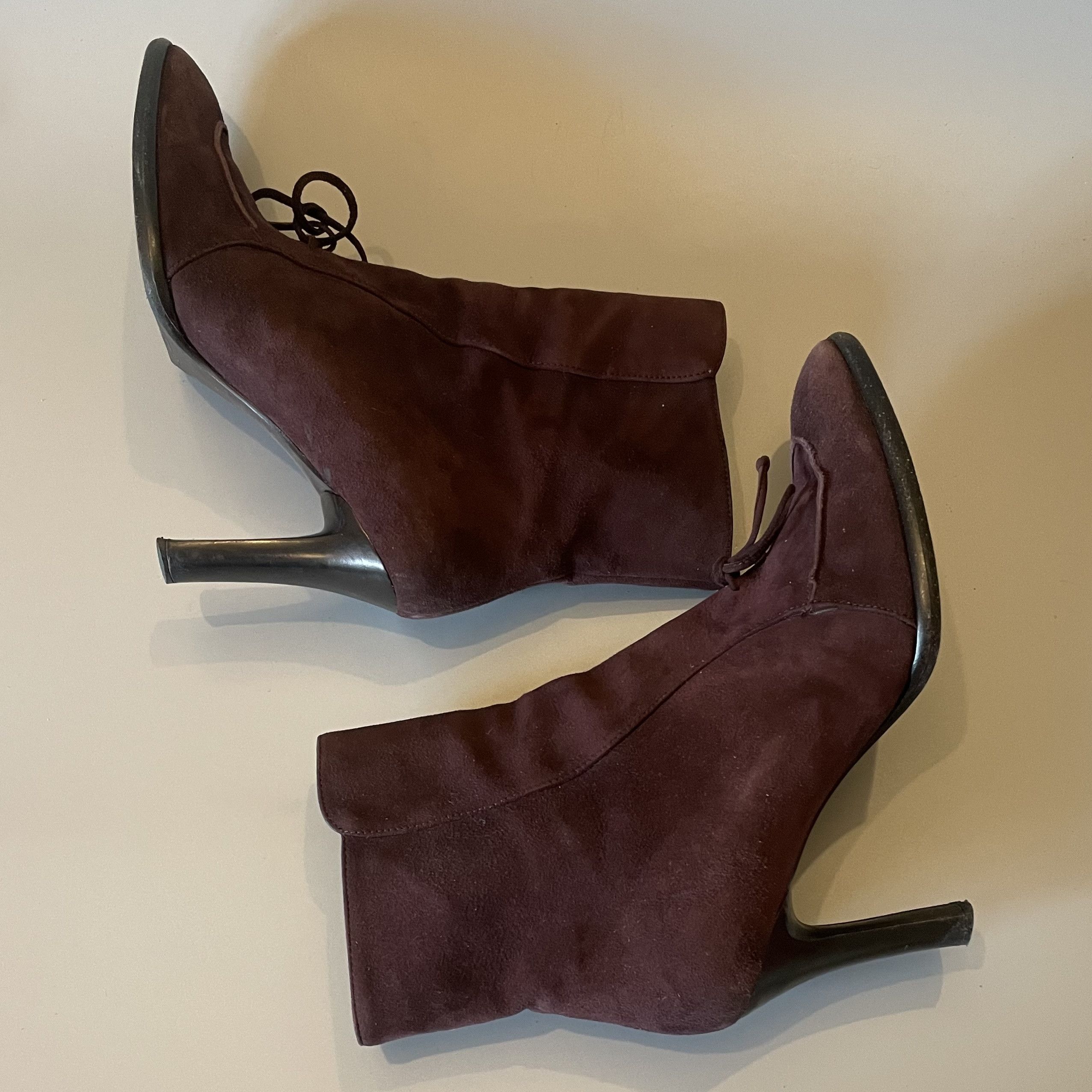 Tod's TODS burgundy-brown suede 3.5" tall ankle boots Size US 7.5 / IT 37.5 - 7 Thumbnail