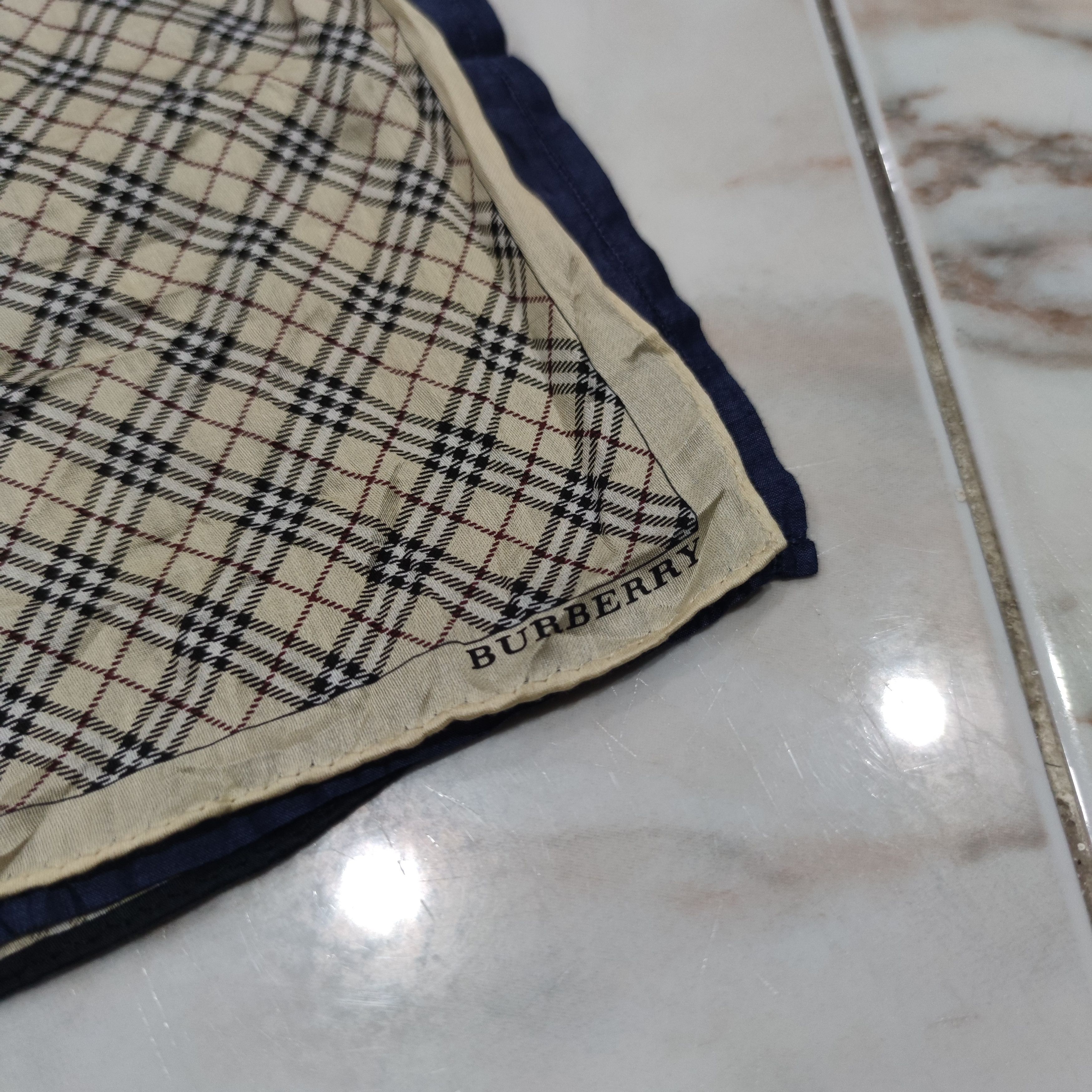 Burberry BURBERRY HANDKERCHIEFS Size ONE SIZE - 9 Thumbnail
