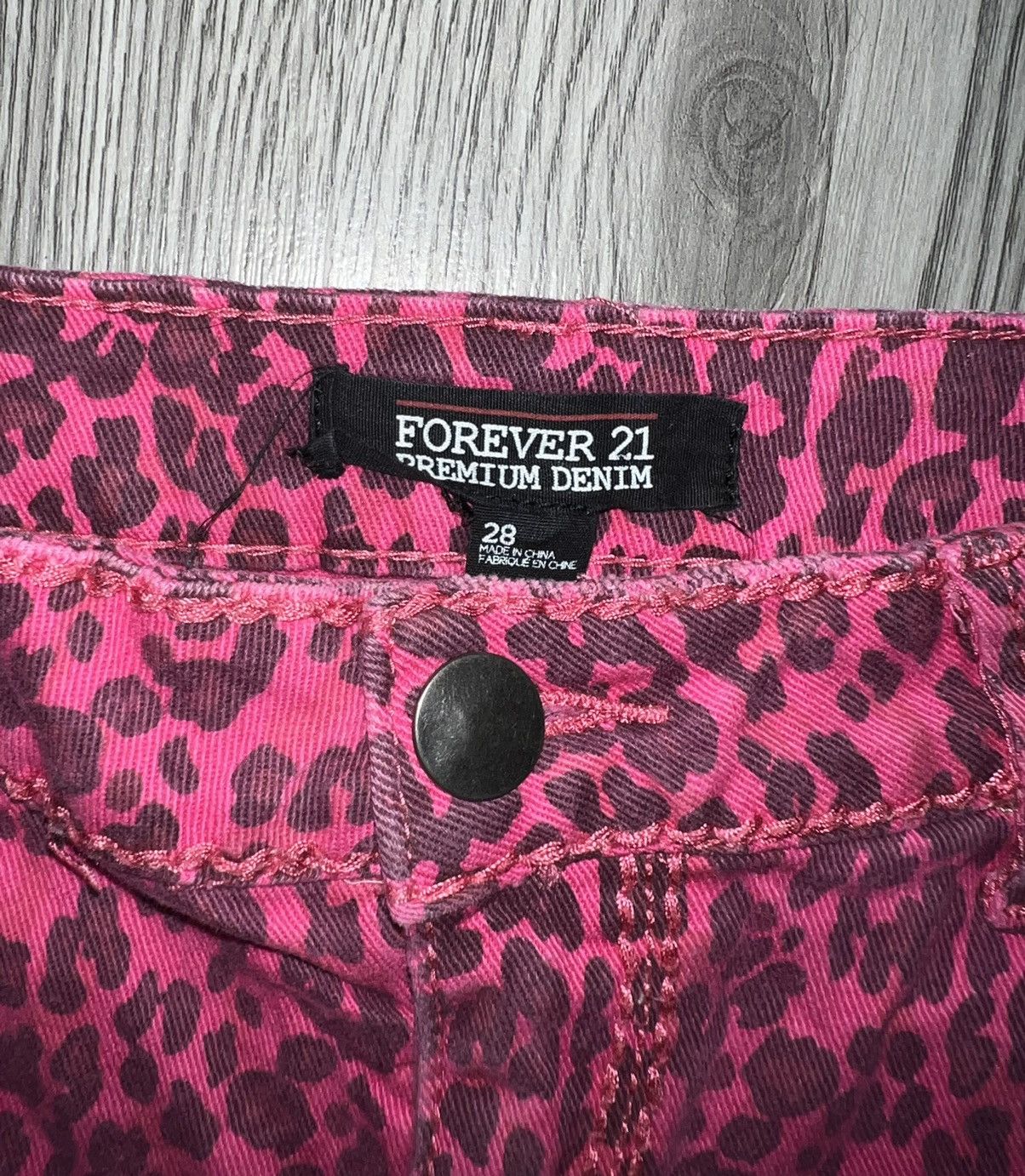 Japanese Brand Pink leopard mini shorts 🎀💕 Size 28" / US 6 / IT 42 - 7 Thumbnail