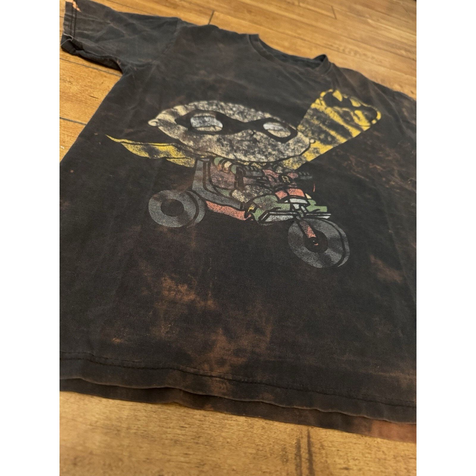 Band Tees × DC Comics Family Guy Stevie Griffin Batman T-Shirt 18x25 Black Medium Size US M / EU 48-50 / 2 - 7 Thumbnail