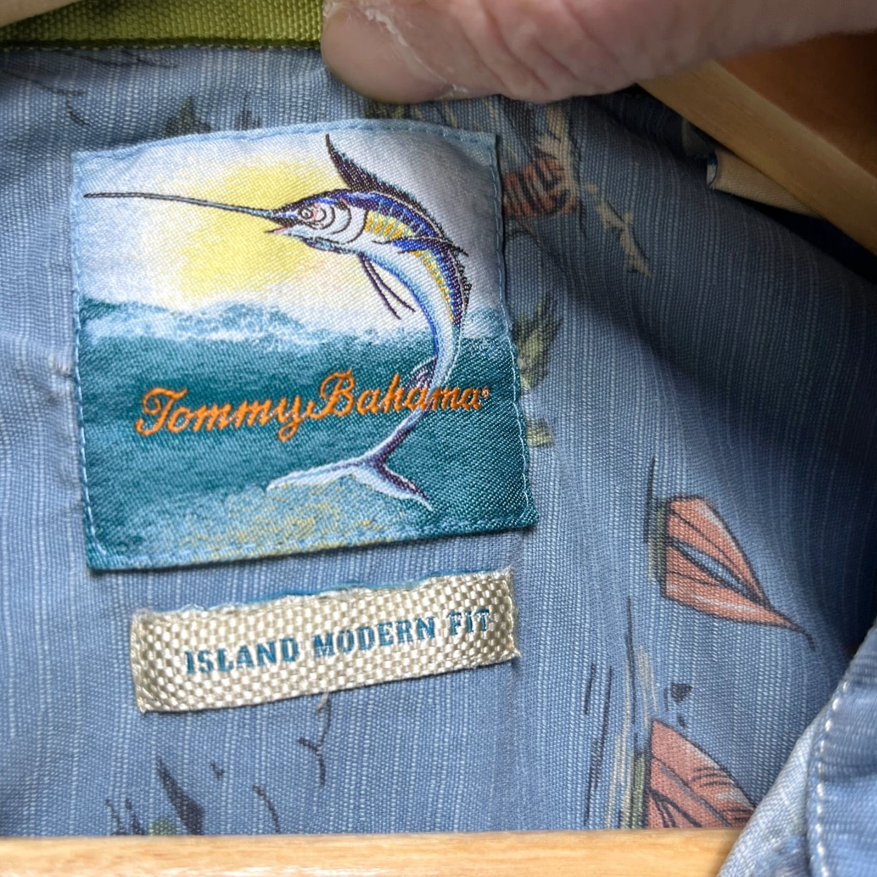 Tommy Bahama VINTAGE Tommy Bahama Silk Short Sleeve Button-Up Island Modern Fit Small Shirt Mens Size US S / EU 44-46 / 1 - 5 Thumbnail