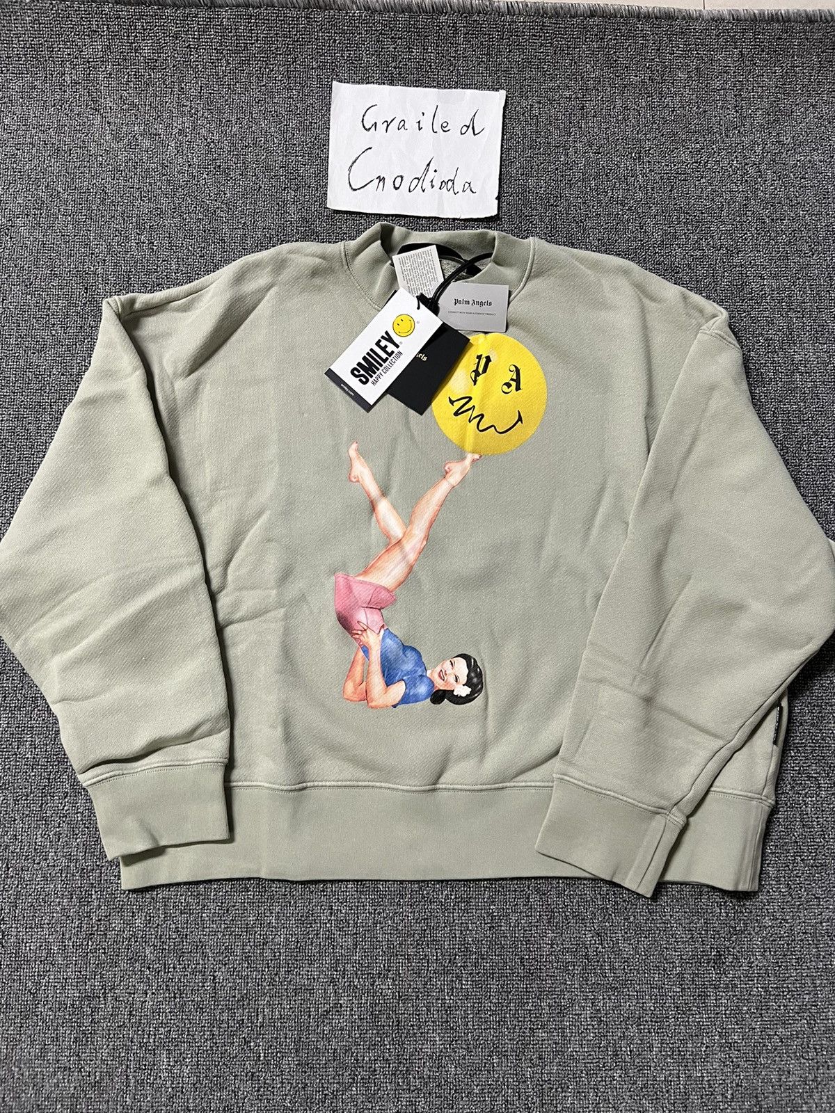 Palm Angels 「retail💲595」Brand new palm angels x smiley juggler crewneck Size US XL / EU 56 / 4 - 1 Thumbnail