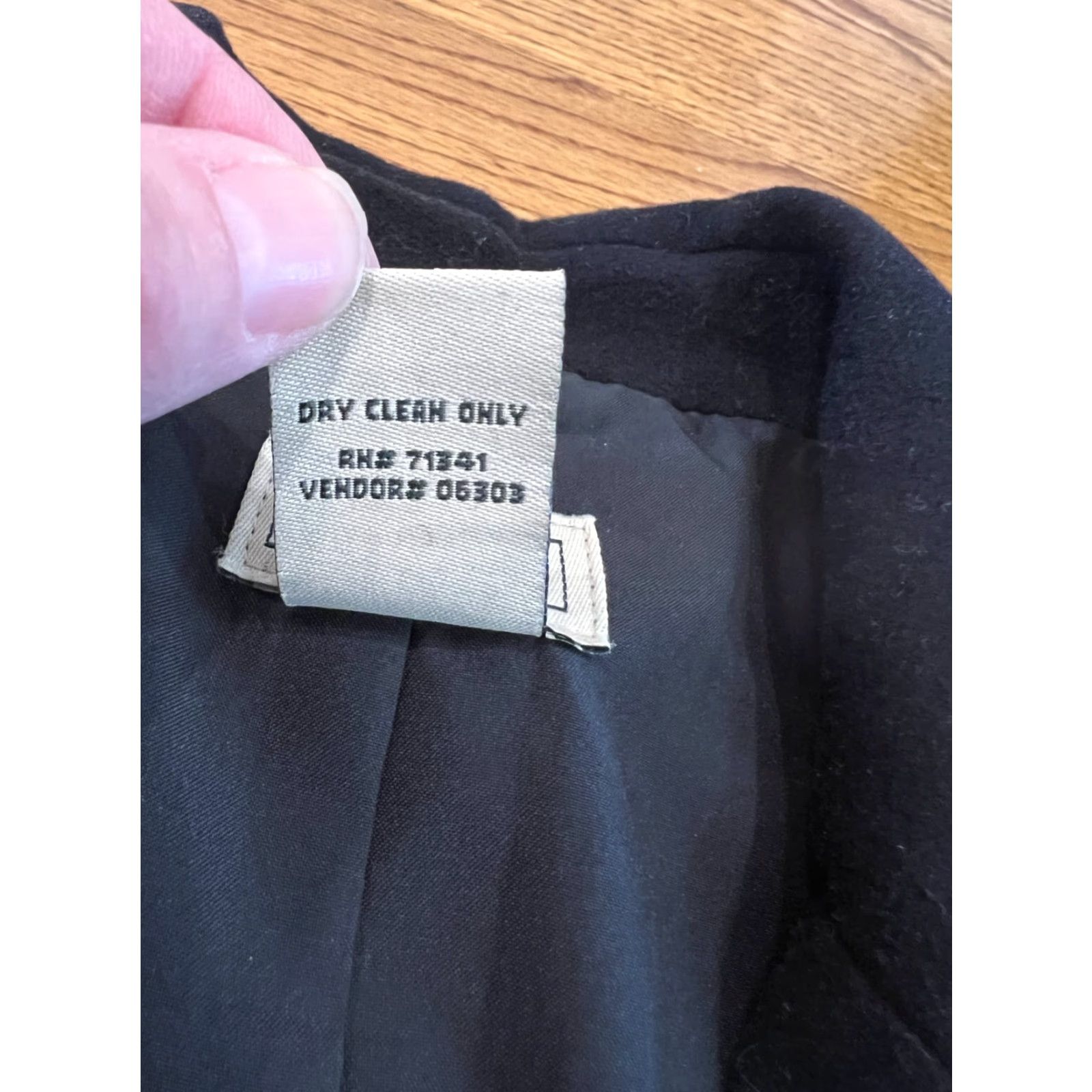 Vintage VINTAGE LL Bean Women’s Wool Blazer Petite Size S Black Lined 3 Button Blazer Size S / US 4 / IT 40 - 6 Thumbnail