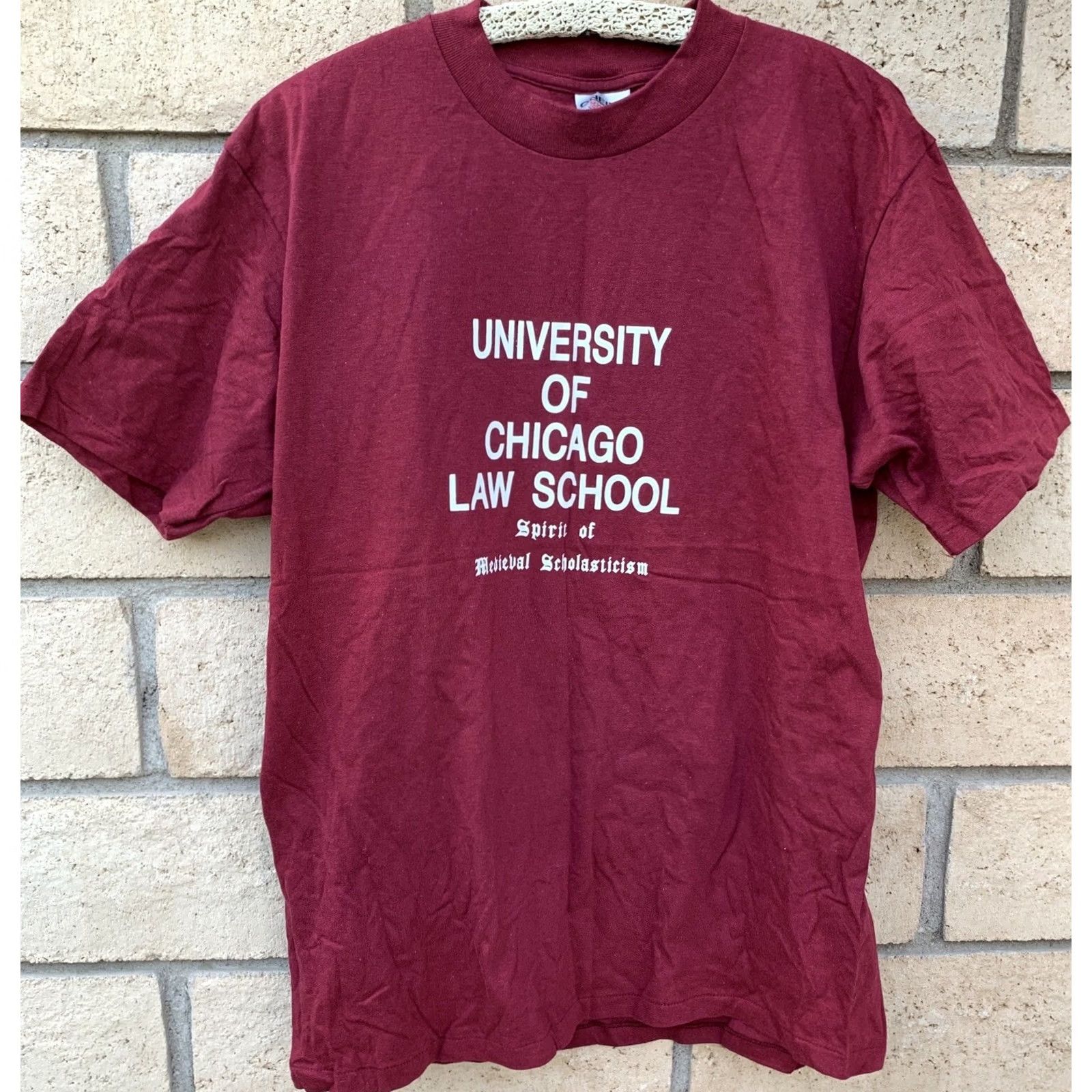 Vintage VINTAGE Oneita University Chicago Law School T Shirt Men L Red 90s Graphic Print US Vintage Shirts Mens Size US L / EU 52-54 / 3 - 2 Thumbnail