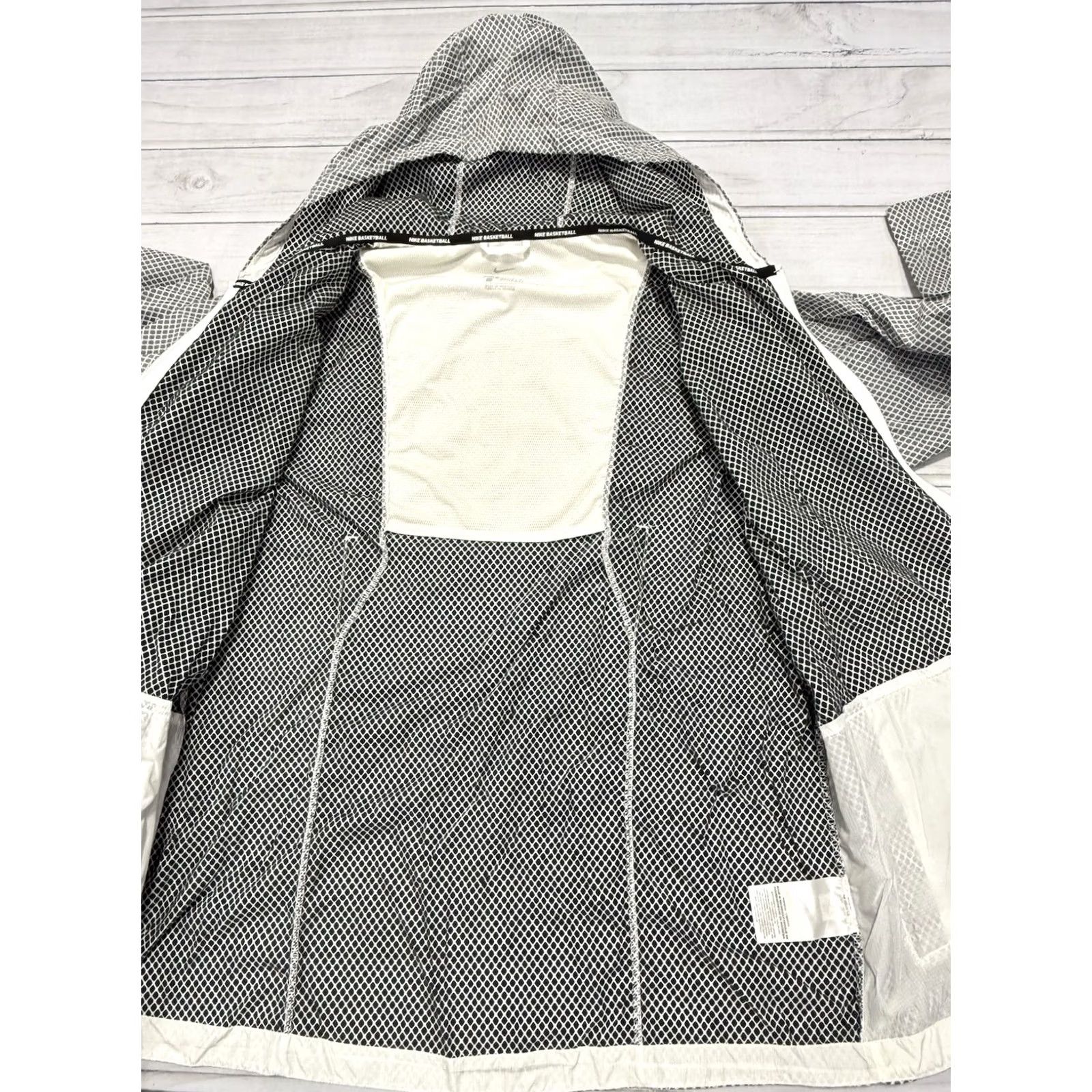 Nike Nike Basketball Jacket Men Large Gray Shield Full Zip Hooded Windbreaker 848531-010 Size US L / EU 52-54 / 3 - 4 Thumbnail