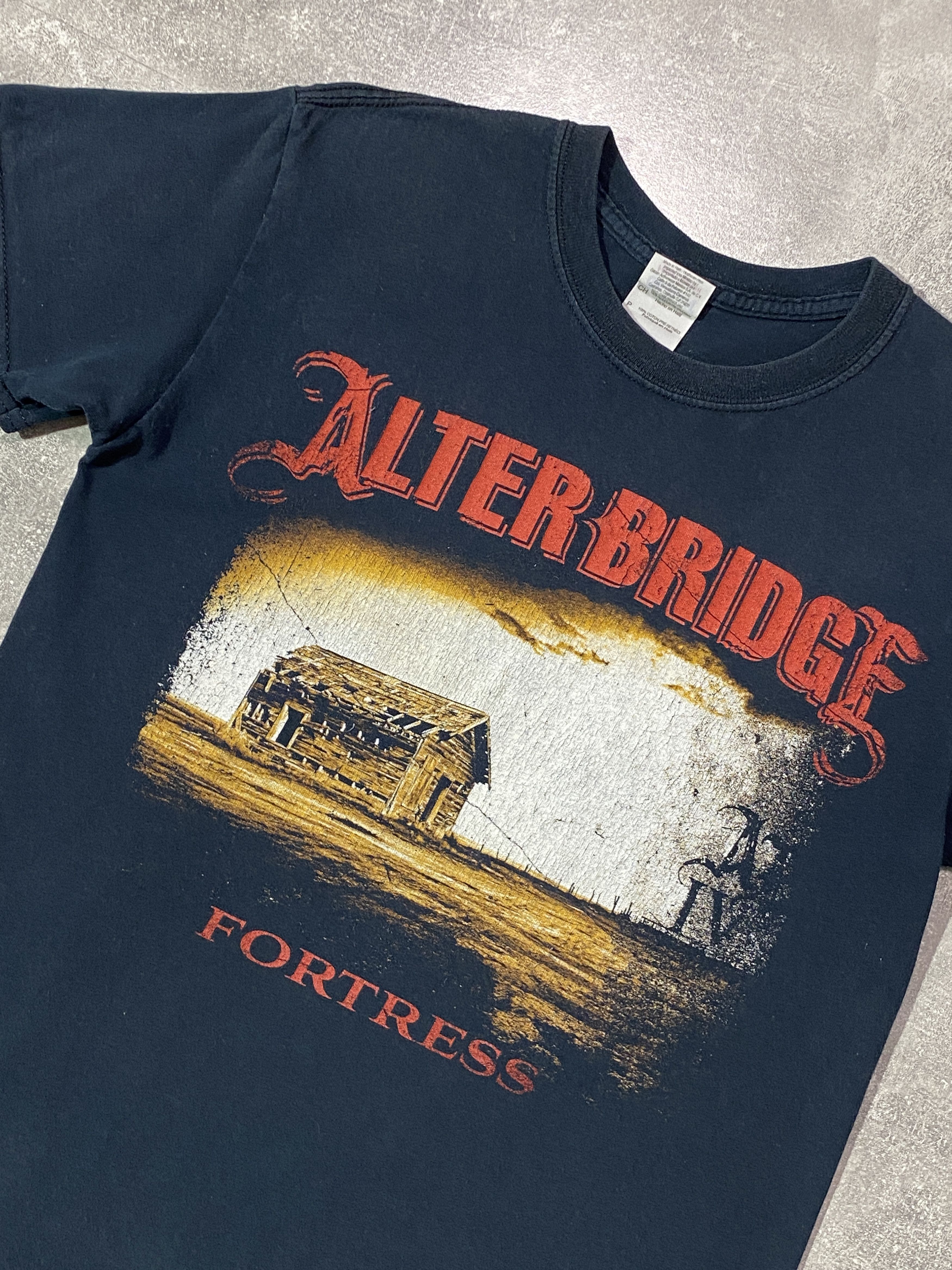 Band Tees Vintage Y2K Alter Bridge Fortress Tour T-Shirt Size US S / EU 44-46 / 1 - 2 Thumbnail