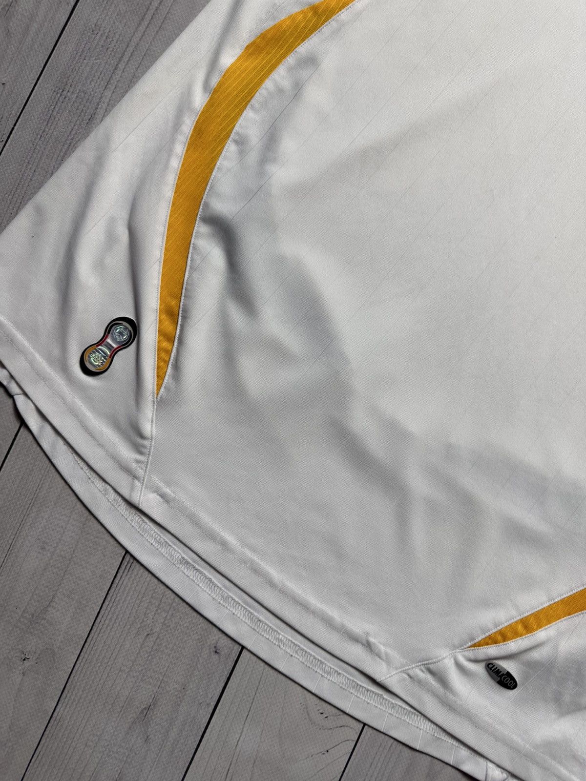 Adidas × Vintage Vintage adidas Deutschland soccer jersey size M Size US M / EU 48-50 / 2 - 3 Thumbnail