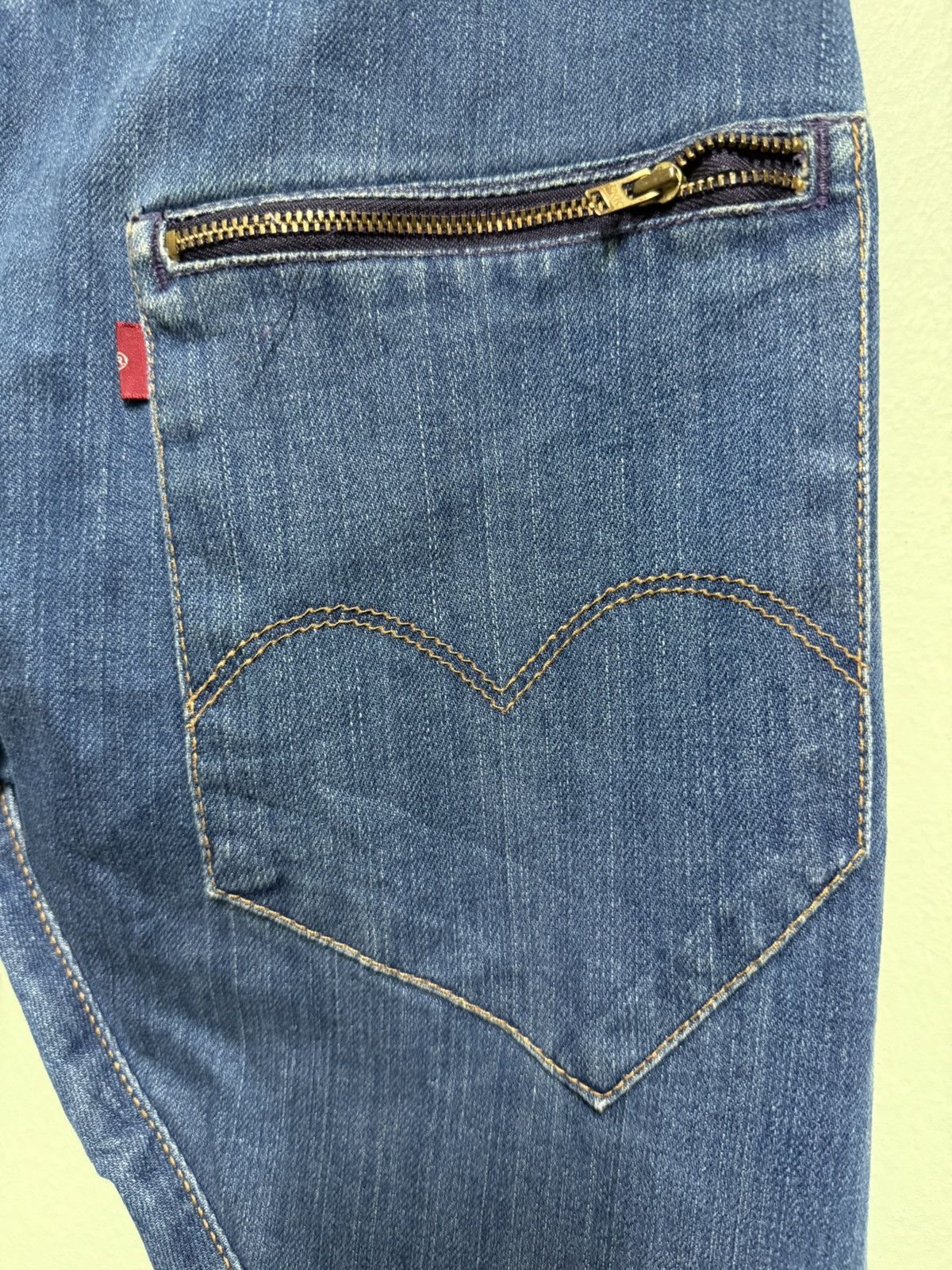 Levi's Vintage Levis Red Twisted Leg Size US 32 / EU 48 - 7 Thumbnail