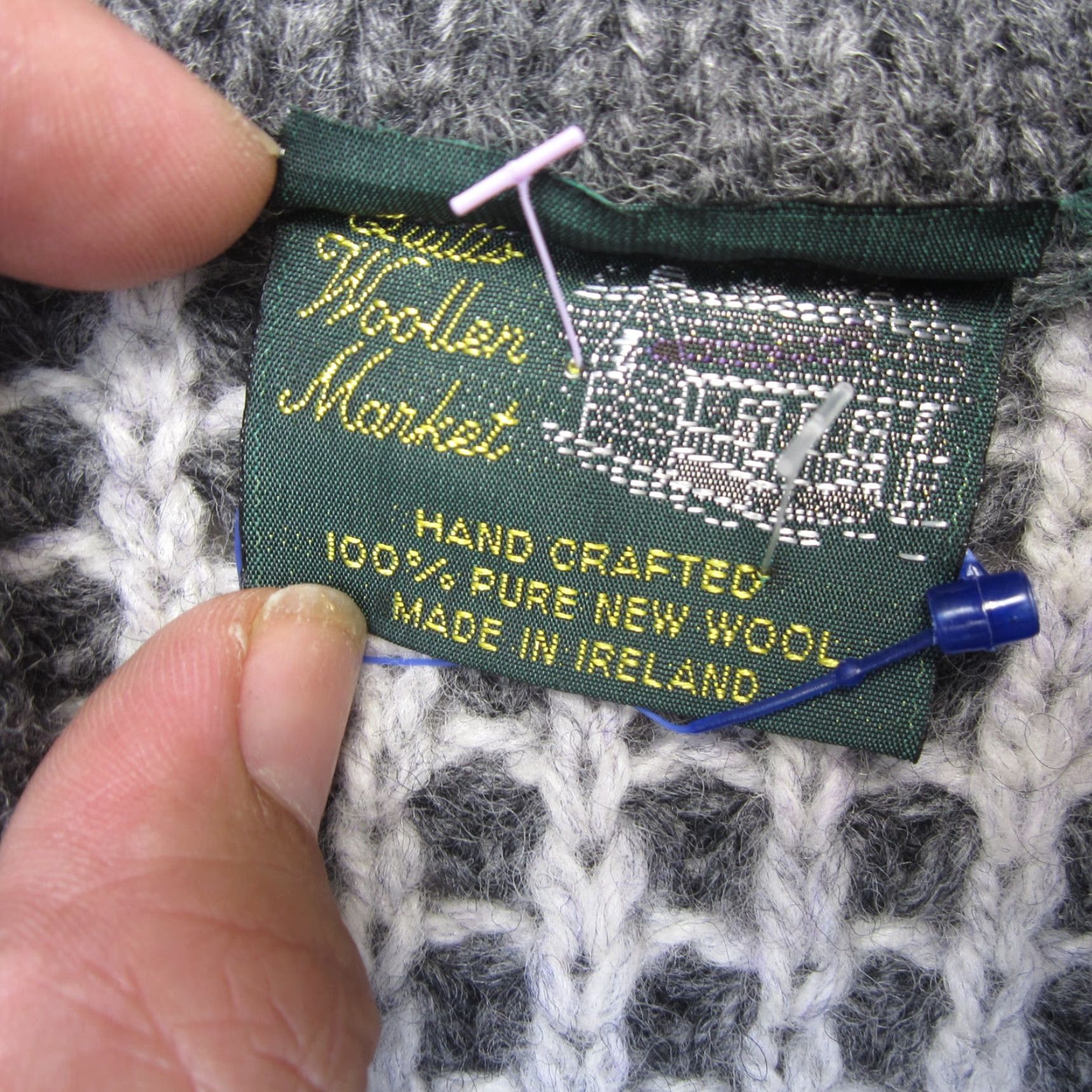 Market VINTAGE Quills Woolen Market Mens 42 Gray Wool Shawl Collar Fisherman Ireland Cardigan Sweater 90s Mens L Gray Wool Knit Pockets V-Neck Casual Regular Size US L / EU 52-54 / 3 - 5 Thumbnail