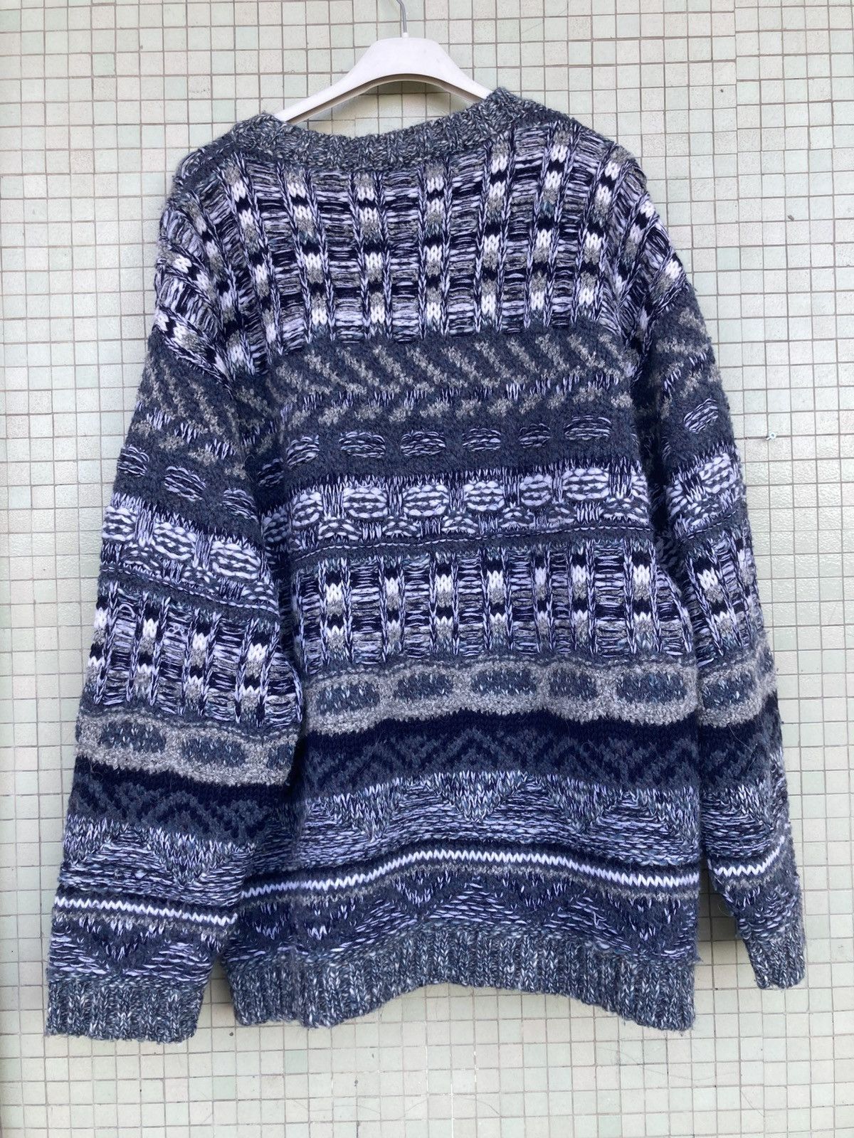 Other Mauna kea Hawaii blue white patterned sweater Size US M / EU 48-50 / 2 - 5 Thumbnail