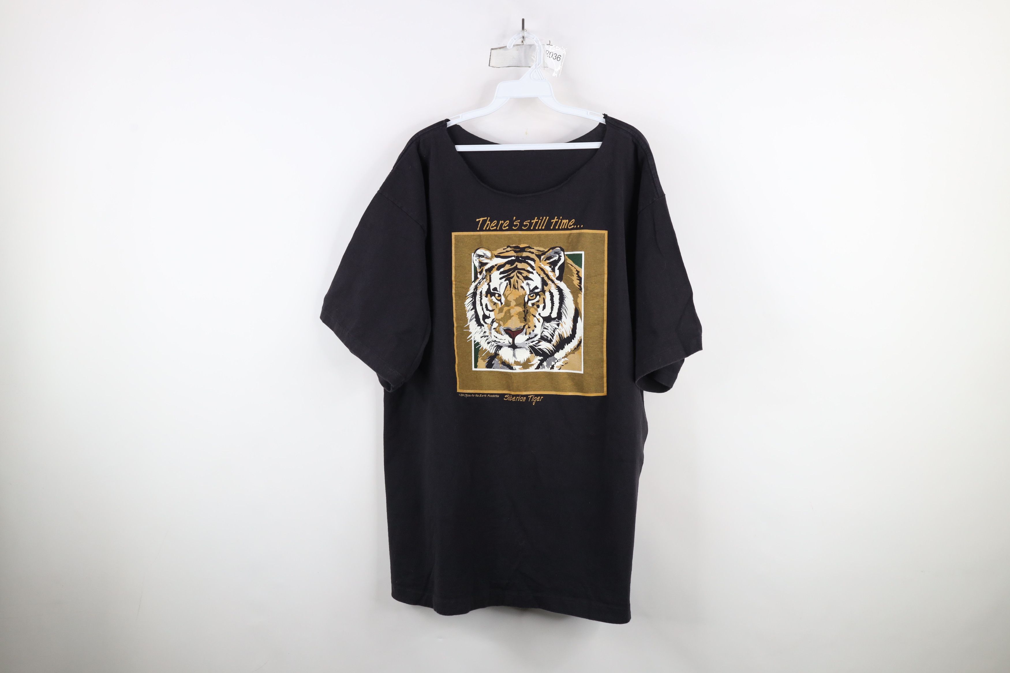 Vintage Vintage 90s Streetwear Siberian Tiger Nature T-Shirt Black Size XXL / US 16-18 / IT 52-54 - 1 Thumbnail