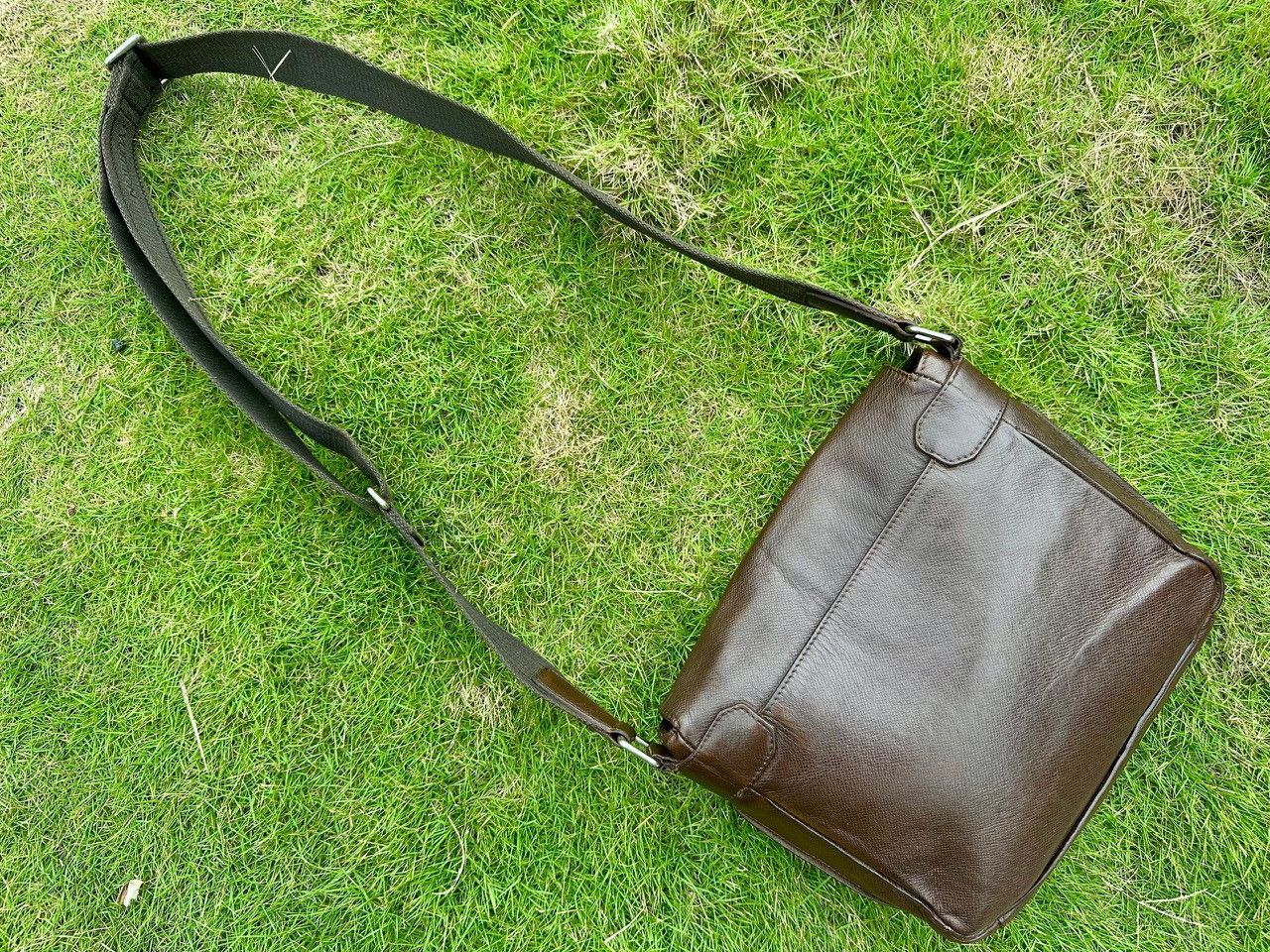 Louis Vuitton Authentic Louis Vuitton Grizzli Taiga Roman PM Messenger Size ONE SIZE - 2 Thumbnail