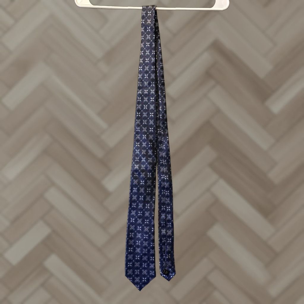 Jos. A. Bank VINTAGE? No, it’s not vintage. Jos. A. Bank Silk Tie Men’s Gray Blue Geometric Design 100% Silk Classic 57-60 Neckwear Mens Accessories Size ONE SIZE - 1 Thumbnail