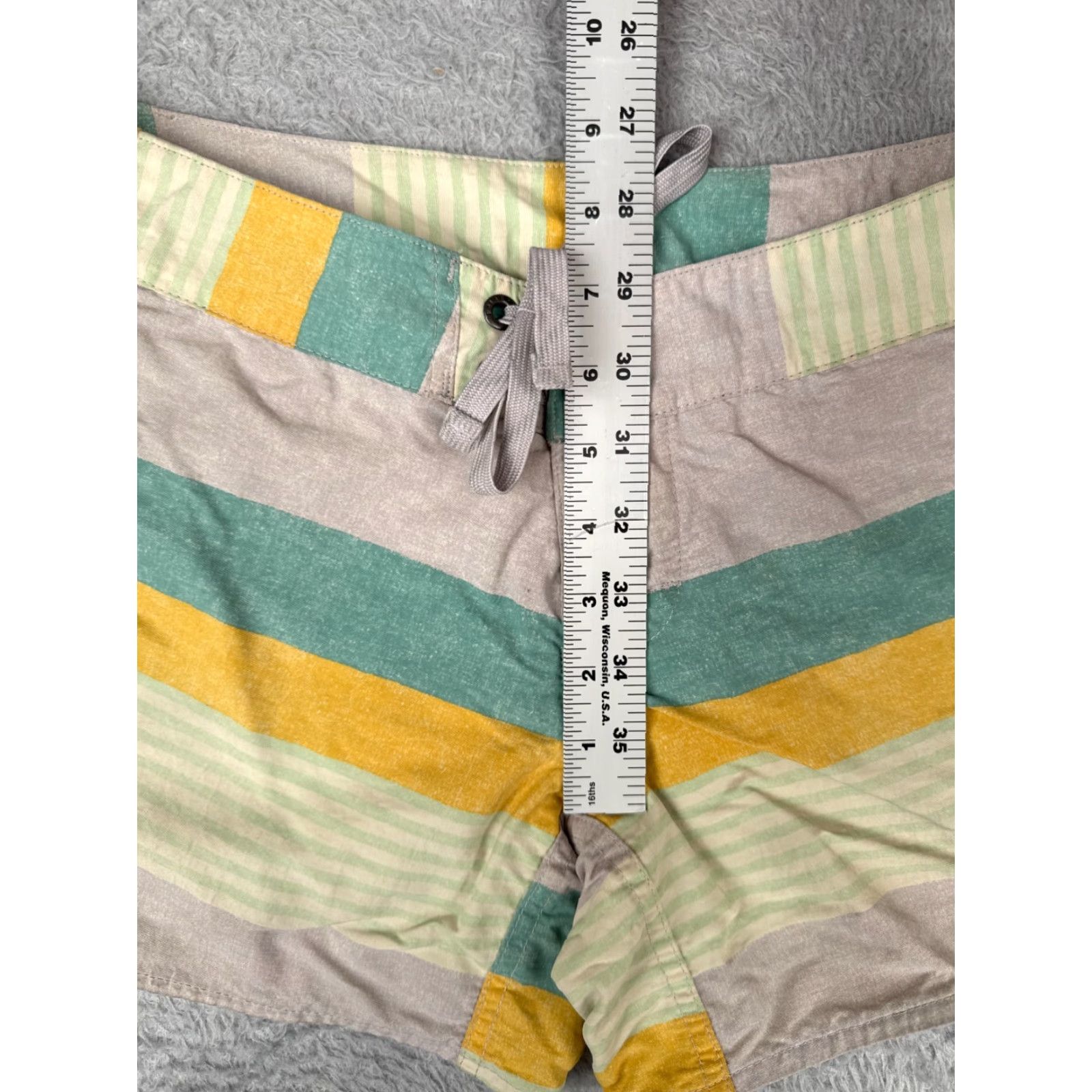 Patagonia Patagonia Womens Board Shorts Swim Trunks Green Stripe 5" Wavefarer Pockets 28x5 Nylon 100% Size ONE SIZE - 7 Thumbnail