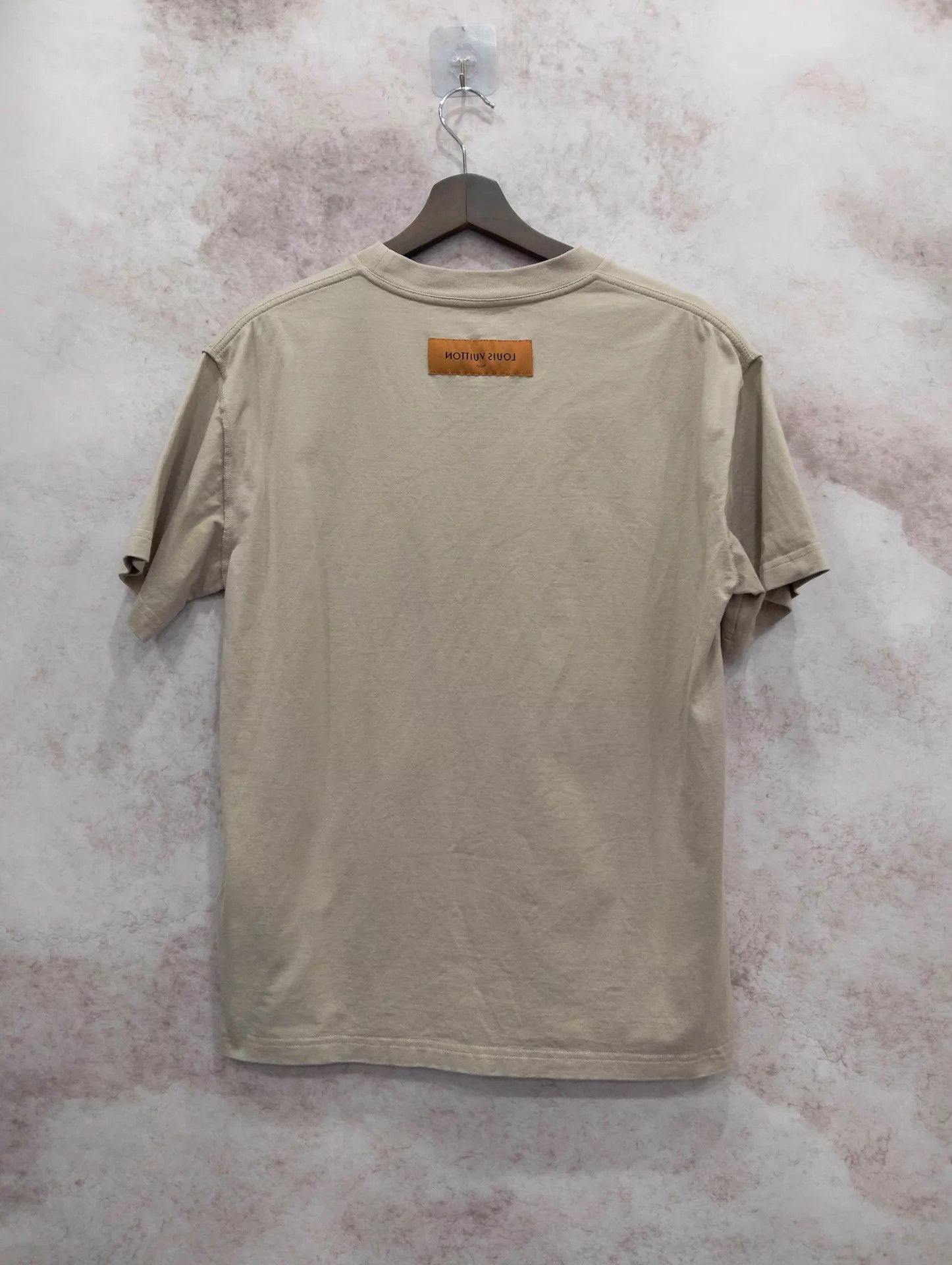 Louis Vuitton LV Embossed Logo Solid Short Tee S Size S / US 4 / IT 40 - 2 Thumbnail