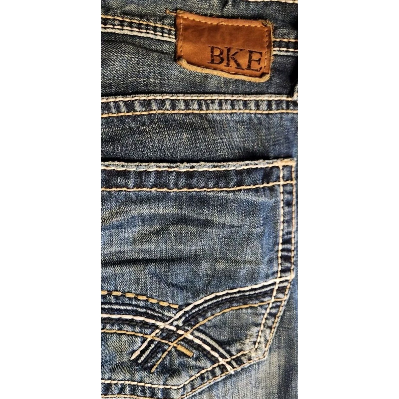Vintage BKE Tyler Jeans Men's 38x32 Mid-Rise Straight Denim 100% Cotton Blue Regular Buckle Jeans Shirt? Size US 38 / EU 54 - 5 Thumbnail