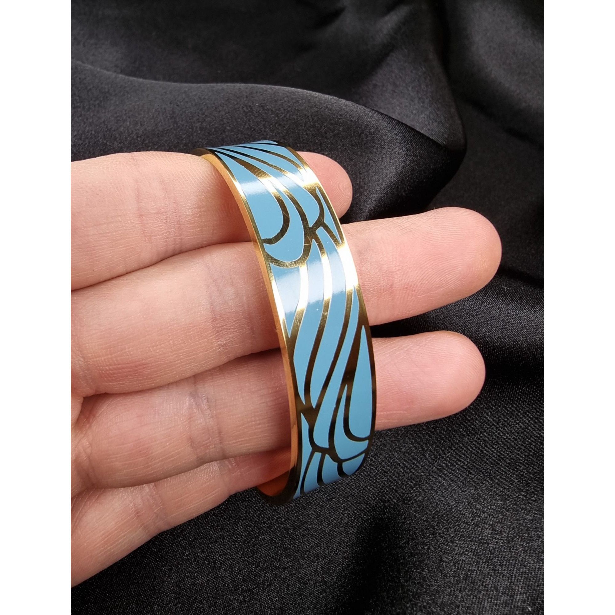Vintage Blue & Gold Wave Patterned Cuff Bracelet With Engraved Inspi Size ONE SIZE - 5 Thumbnail