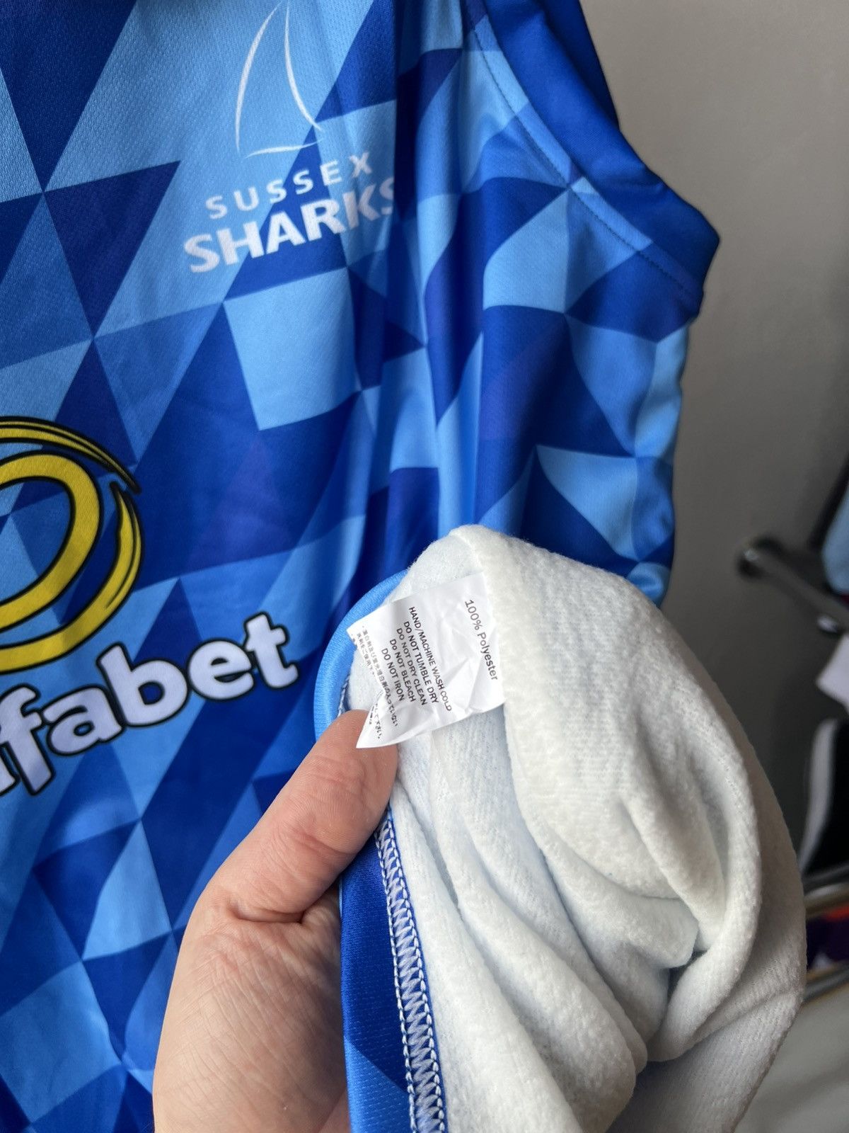 Other NWT 2022/23 SUSSEX SHARKS CRICKET DESEGN JERSEY WEST SIZE L Size US L / EU 52-54 / 3 - 11 Thumbnail