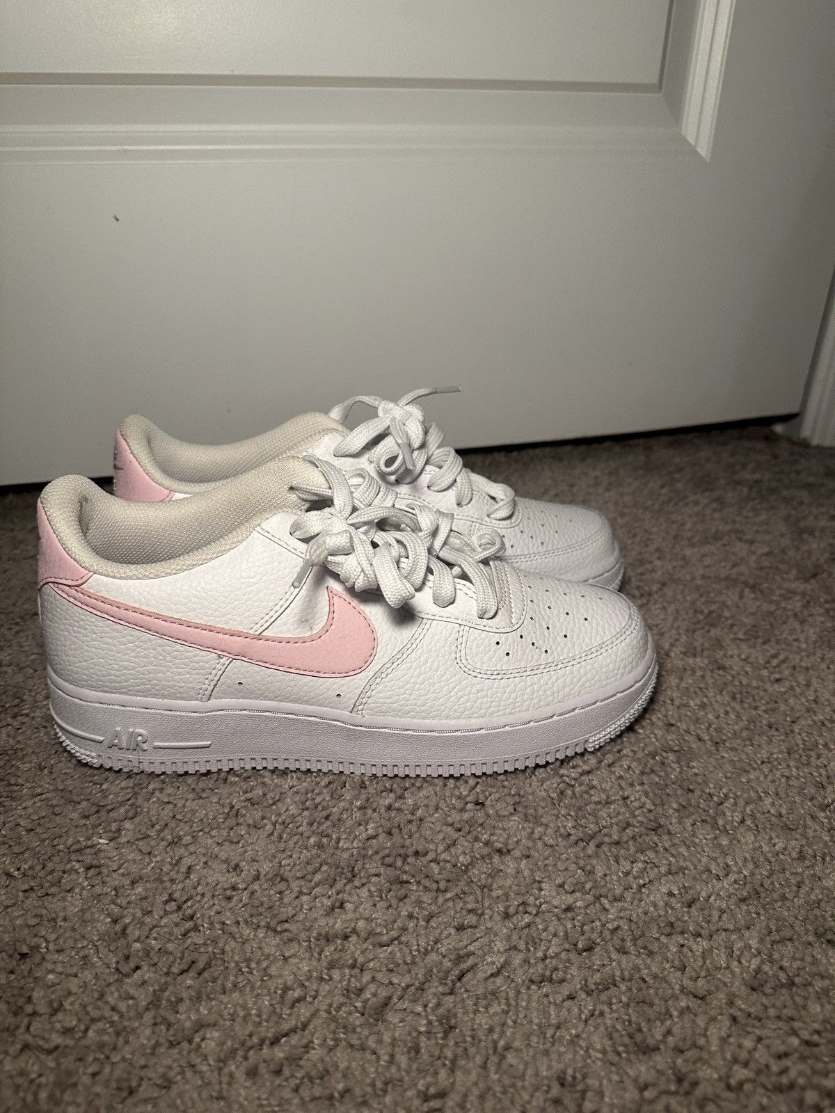 Nike Nike Women’s Air Force 1 Size US 7 / IT 37 - 1 Thumbnail