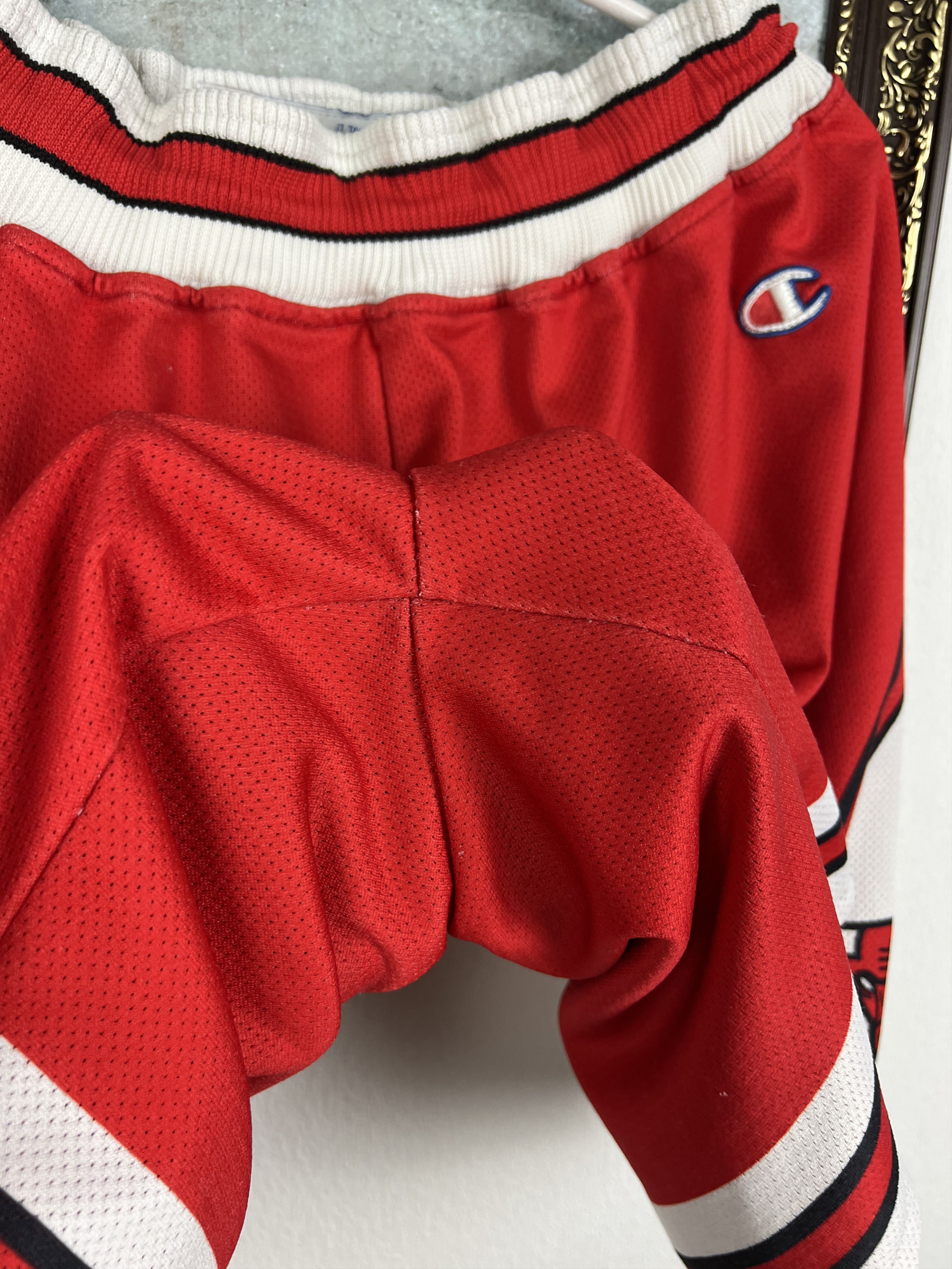 Champion Rare Authentic Pro Cut Game Shorts Chicago Bulls Champion Size US 34 / EU 50 - 7 Thumbnail
