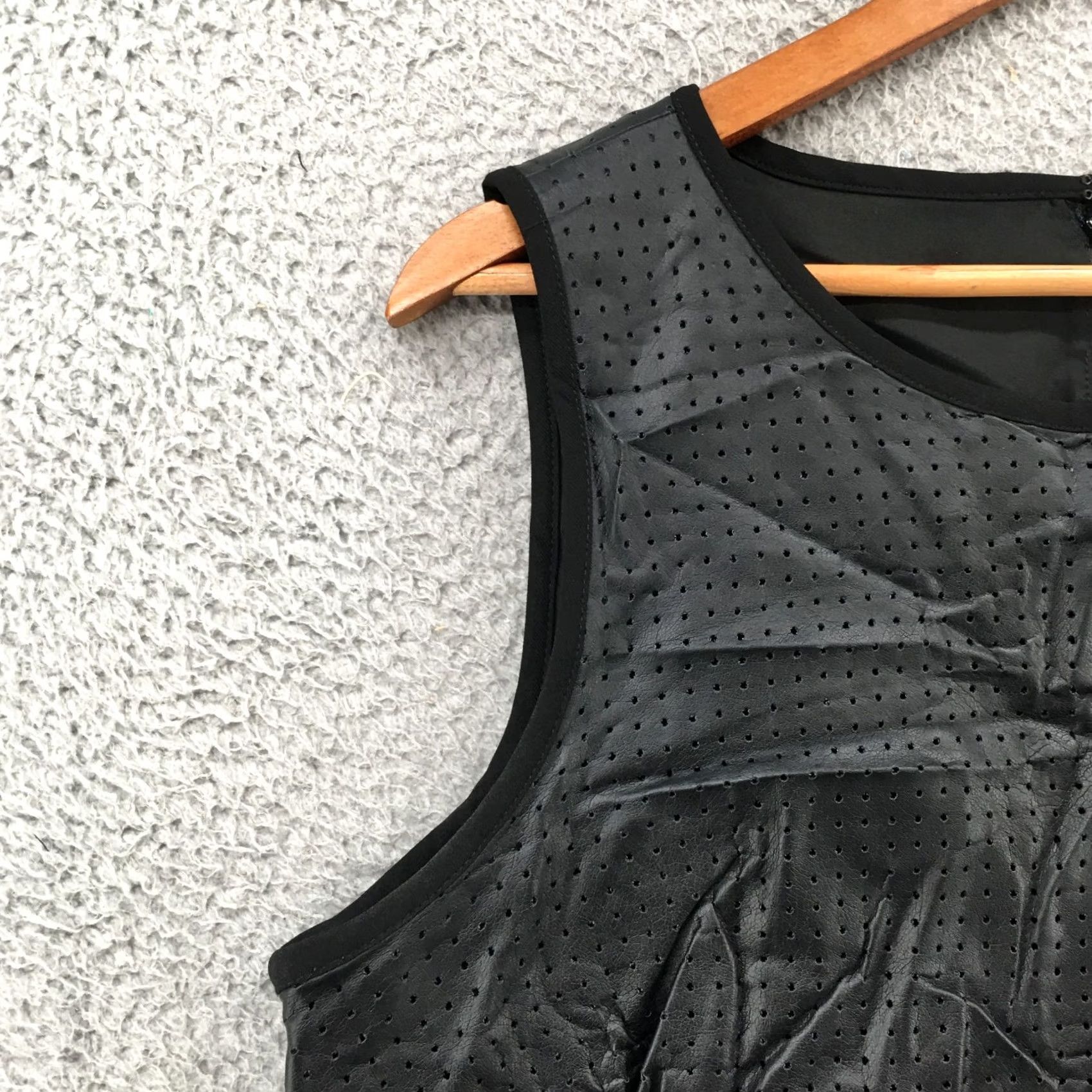 Banana Republic Banana Republic Tank Top Womens XL Black Mech Back Zip Sleeveless Round Neck Size XL / US 12-14 / IT 48-50 - 4 Thumbnail