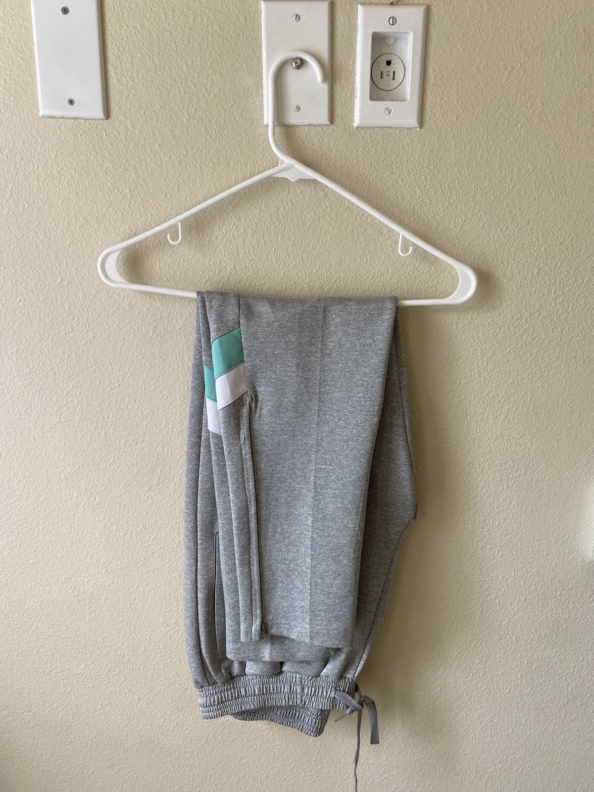 Kith Kith Grey Sweatpants/Joggers Size US 32 / EU 48 - 1 Thumbnail