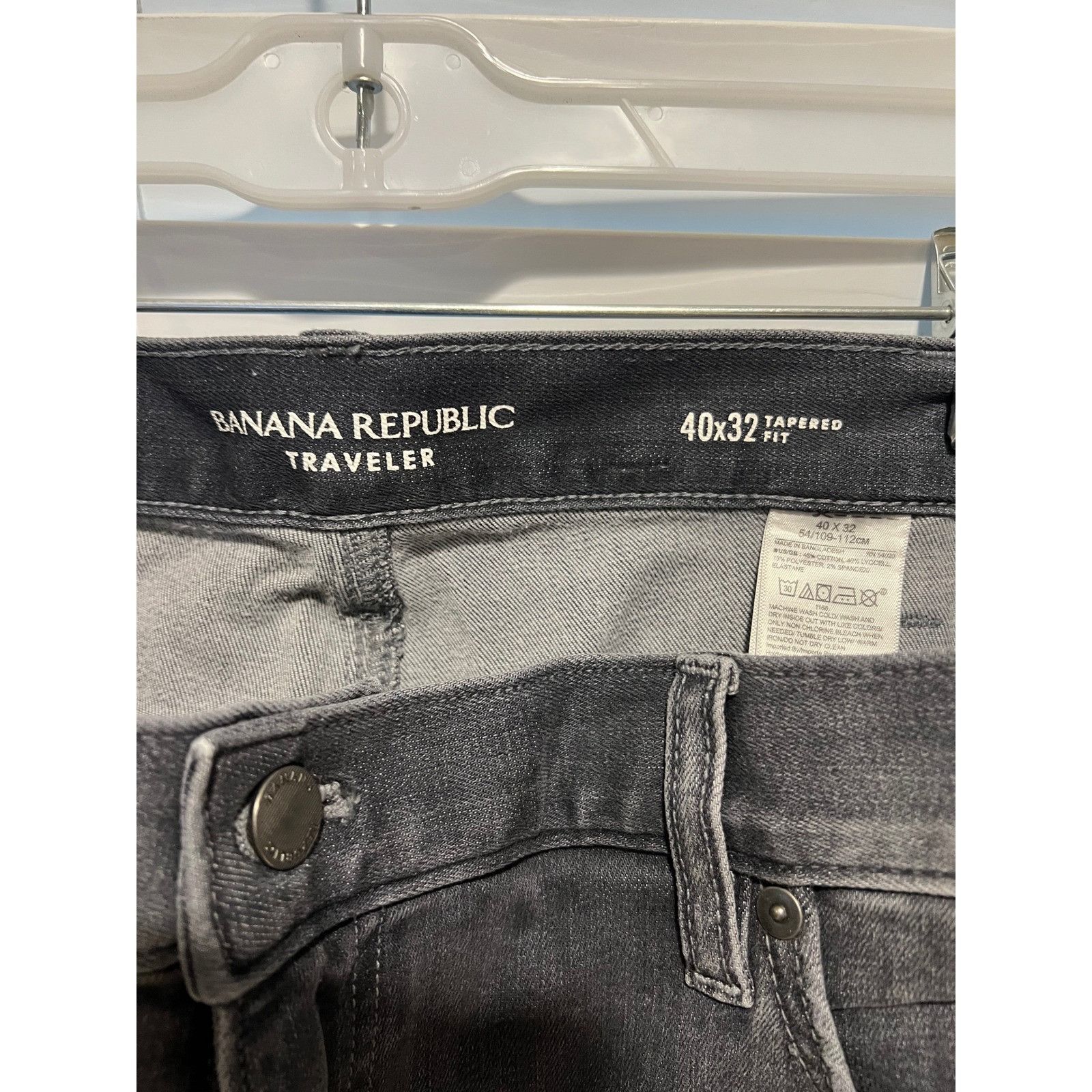 Banana Republic Banana Republic Traveler Tapered Fit Gray Wash Denim Jeans M Size US 40 / EU 56 - 2 Thumbnail