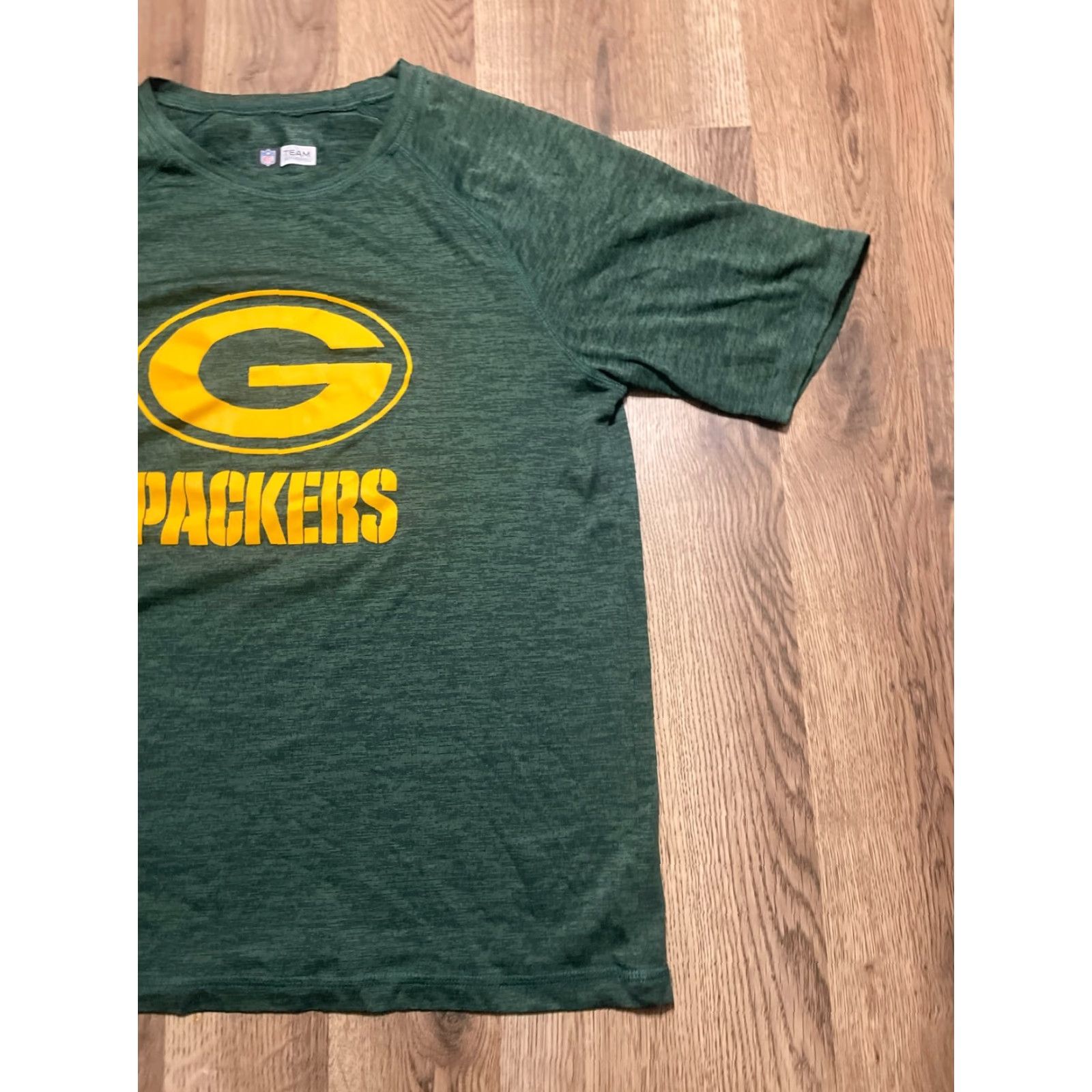 NFL Team Apparel Shirt, Men's Size Medium, Wisconsin, Green Bay Packers NFL Shirt, M, Green, Team Apparel, NFL, Crew Neck, Short Sleeve, Solid, Men Size US M / EU 48-50 / 2 - 4 Thumbnail