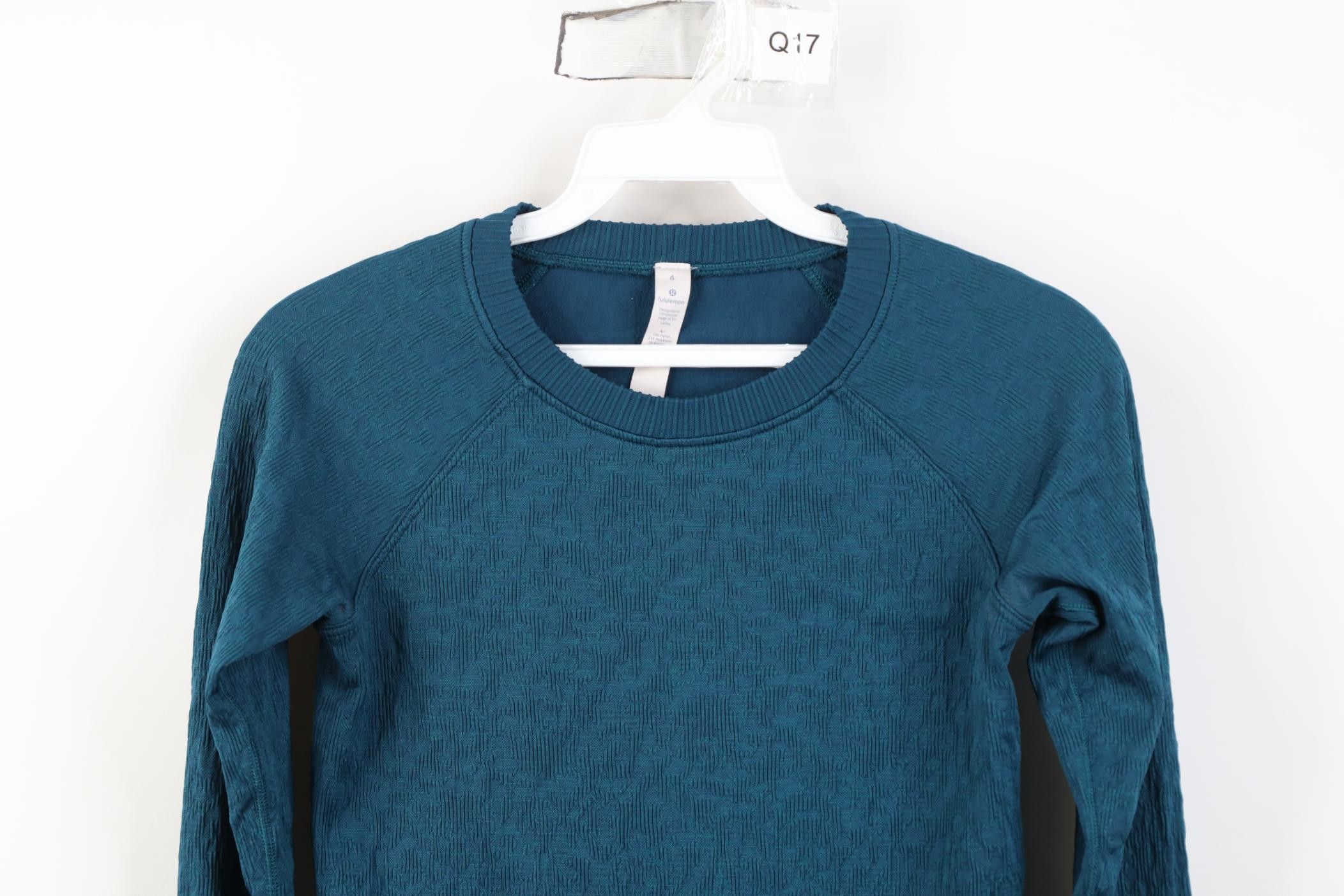 Lululemon Lululemon Rest Less Geometric Pullover Top Long Sleeve Shirt Size S / US 4 / IT 40 - 2 Thumbnail