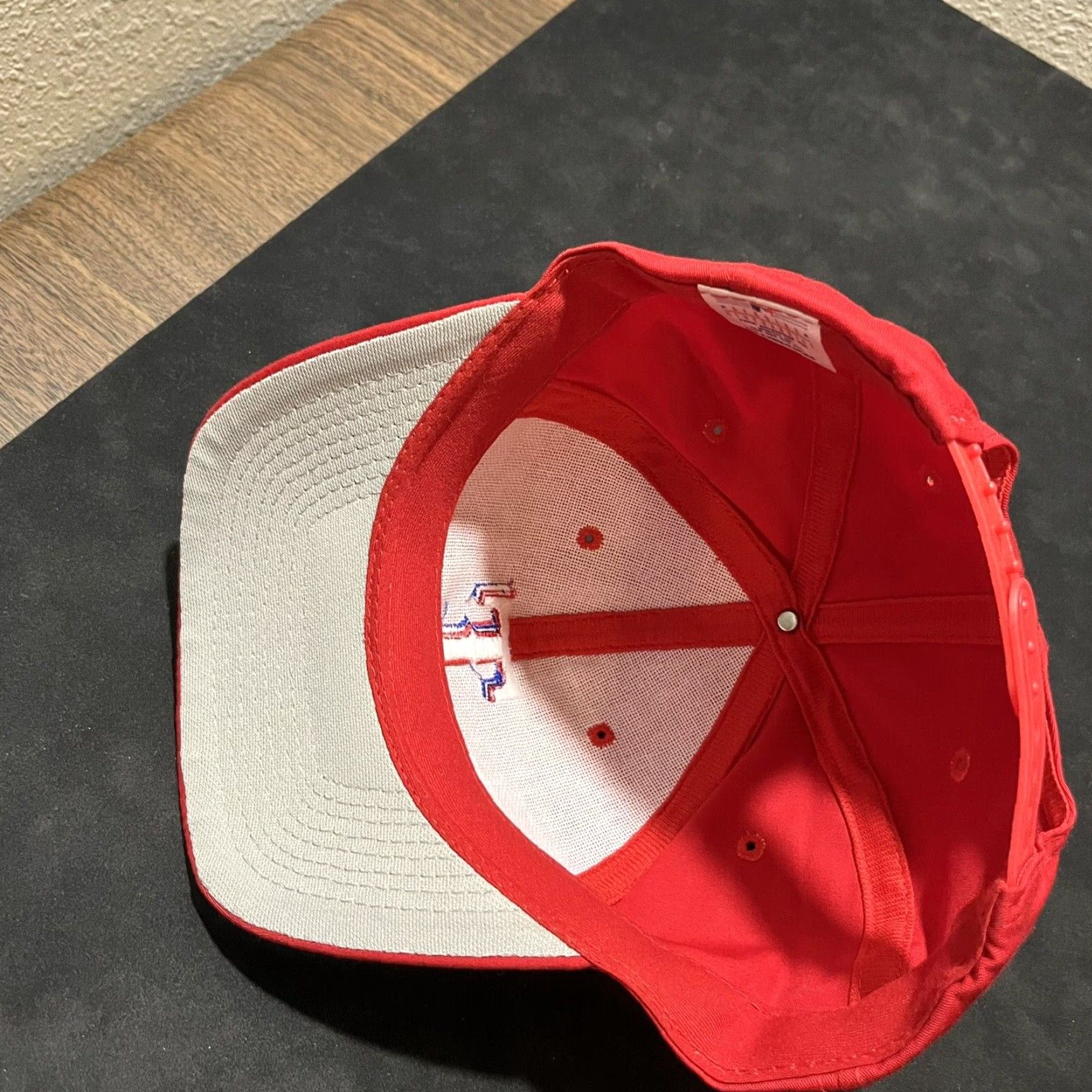 VINTAGE Texas Rangers Baseball Cap Men Adjustable Red MLB Snapback