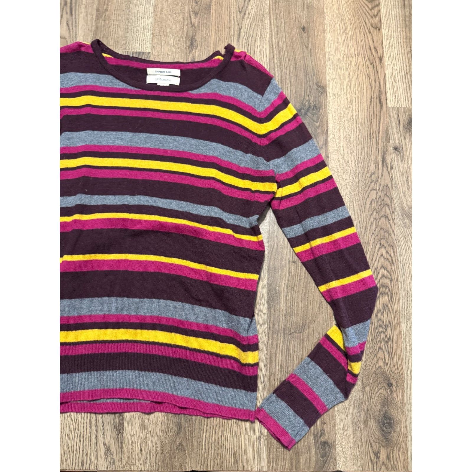 Vintage G.H. Bass & Co. Shirt Women S Pink Yellow Grey Red Striped Cashmere Blend - Casual, Long Sleeve, Regular Fit, T-Shirt Size S / US 4 / IT 40 - 4 Thumbnail