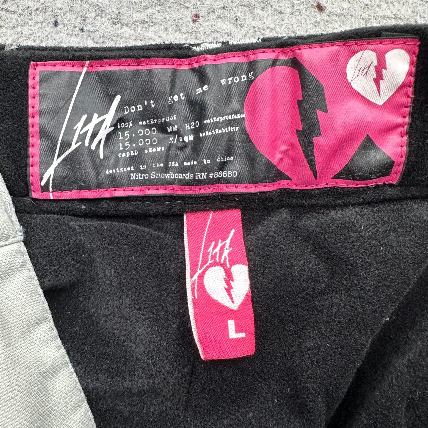 Vintage VINTAGE Nitro Snowboards Lita Pants Womens Large Gray Black Nylon Pockets Gray Pants Womens L Regular Gray Wide-Leg 30.5 in Inseam Mens/Womens Size 36" / US 14 / IT 50 - 2 Thumbnail
