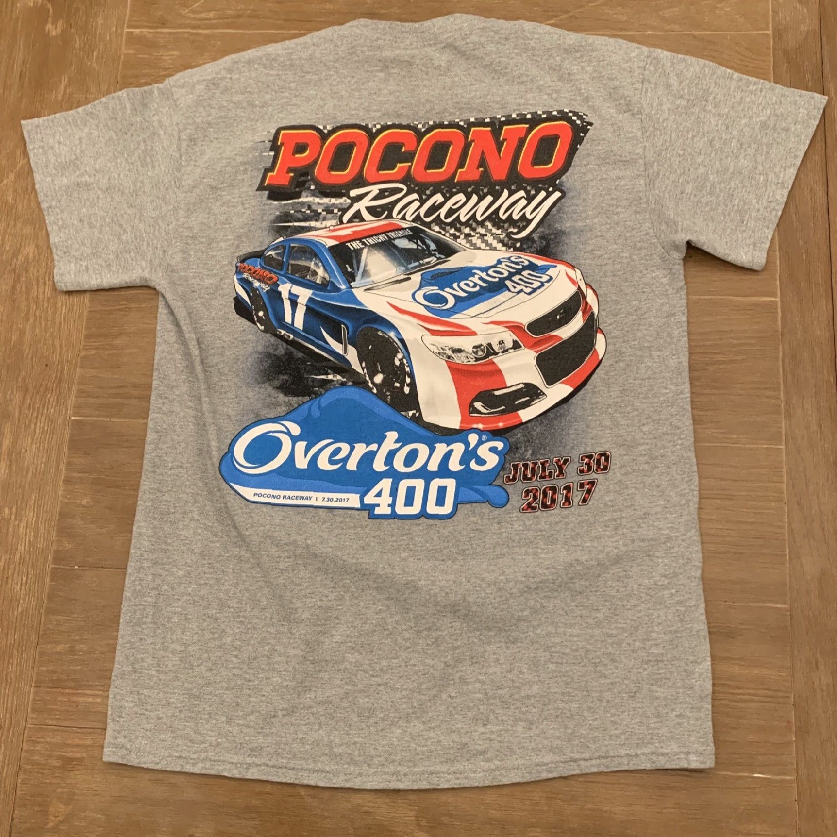 Gildan VINTAGE NASCAR Pocono Raceway 2017 Overton’s 400 T-Shirt Double-Sided Size M White Unisex Adults Gildan Shirt Size US M / EU 48-50 / 2 - 4 Thumbnail